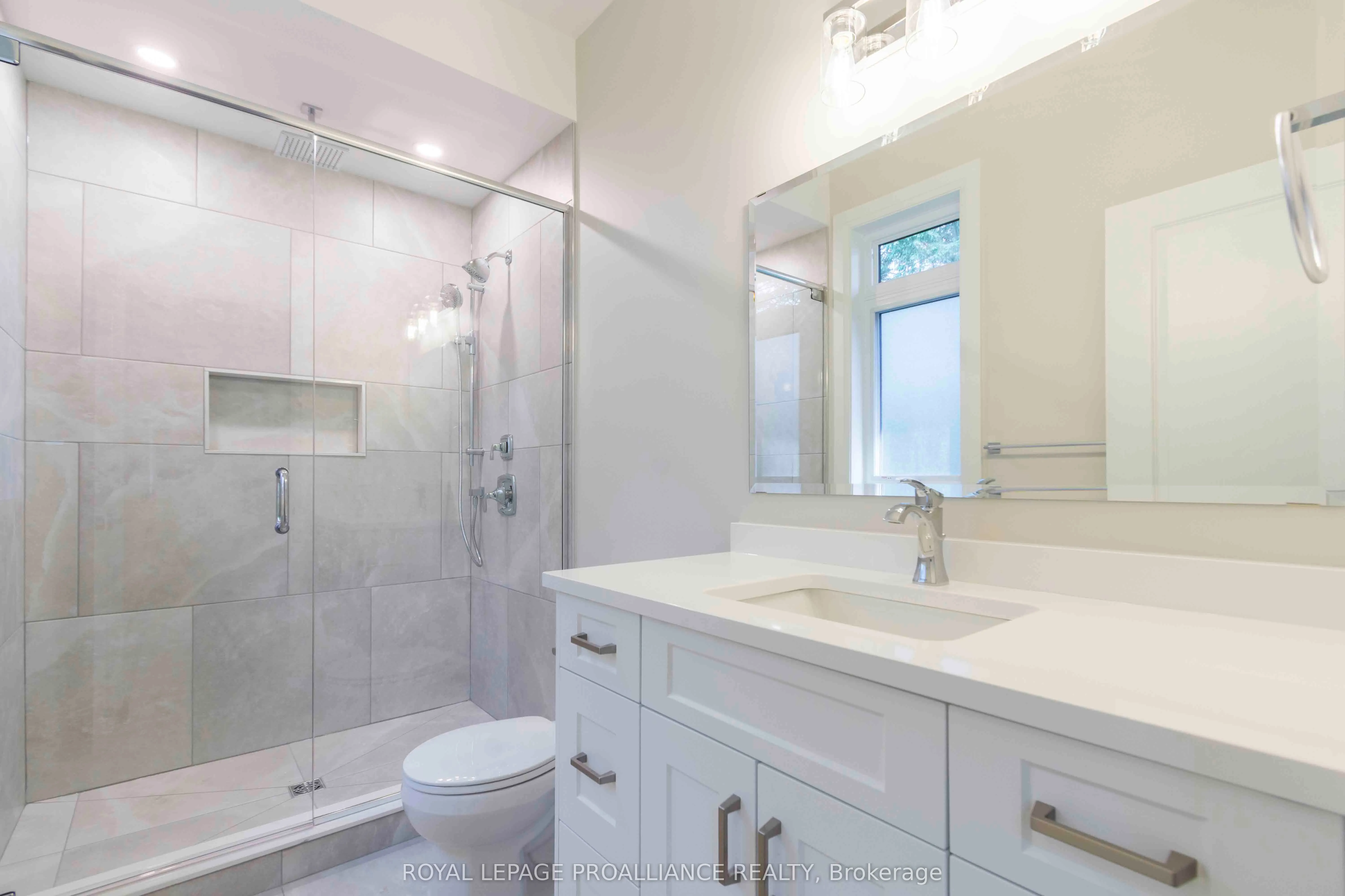 14 MacKenzie John Crescent