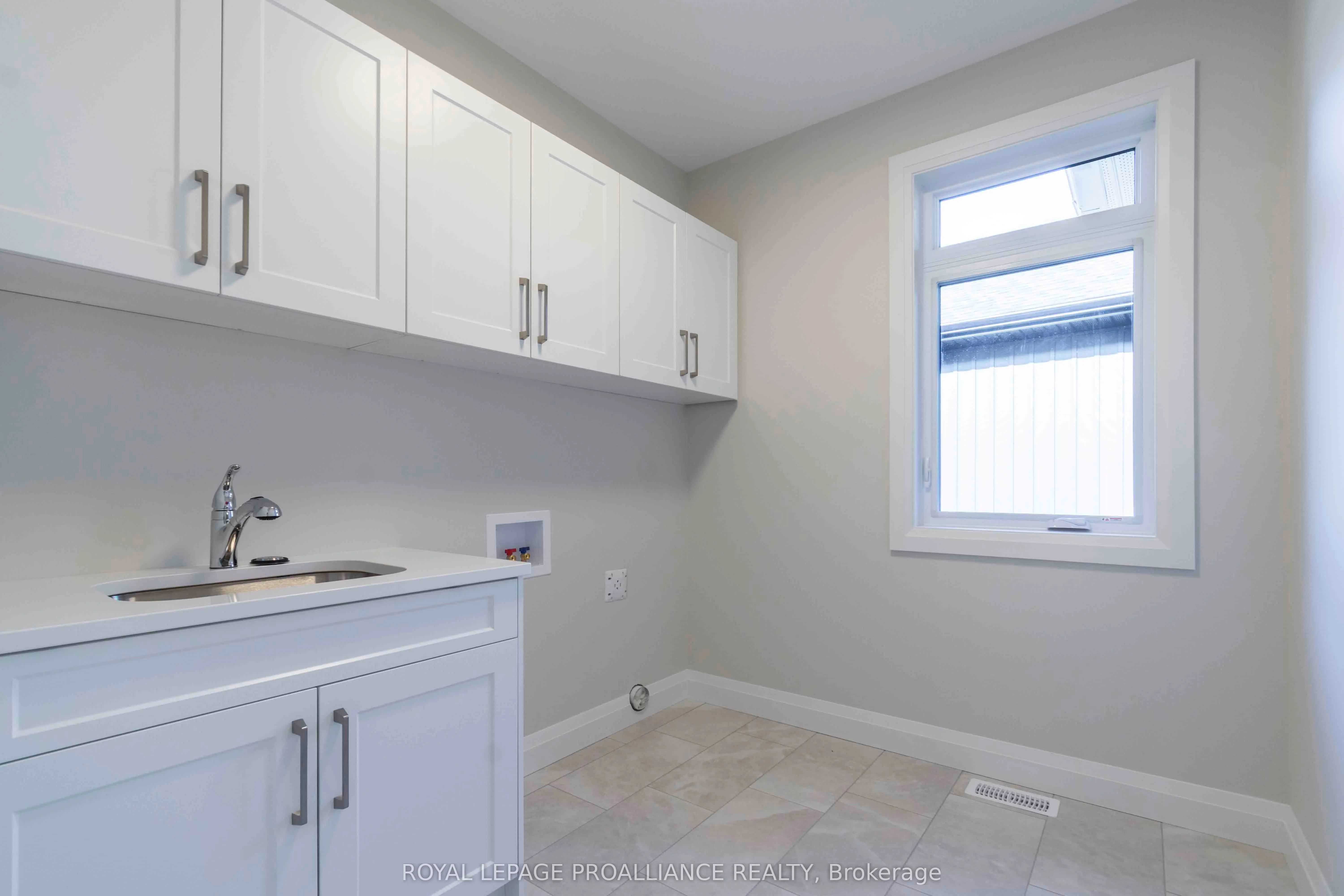 14 MacKenzie John Crescent