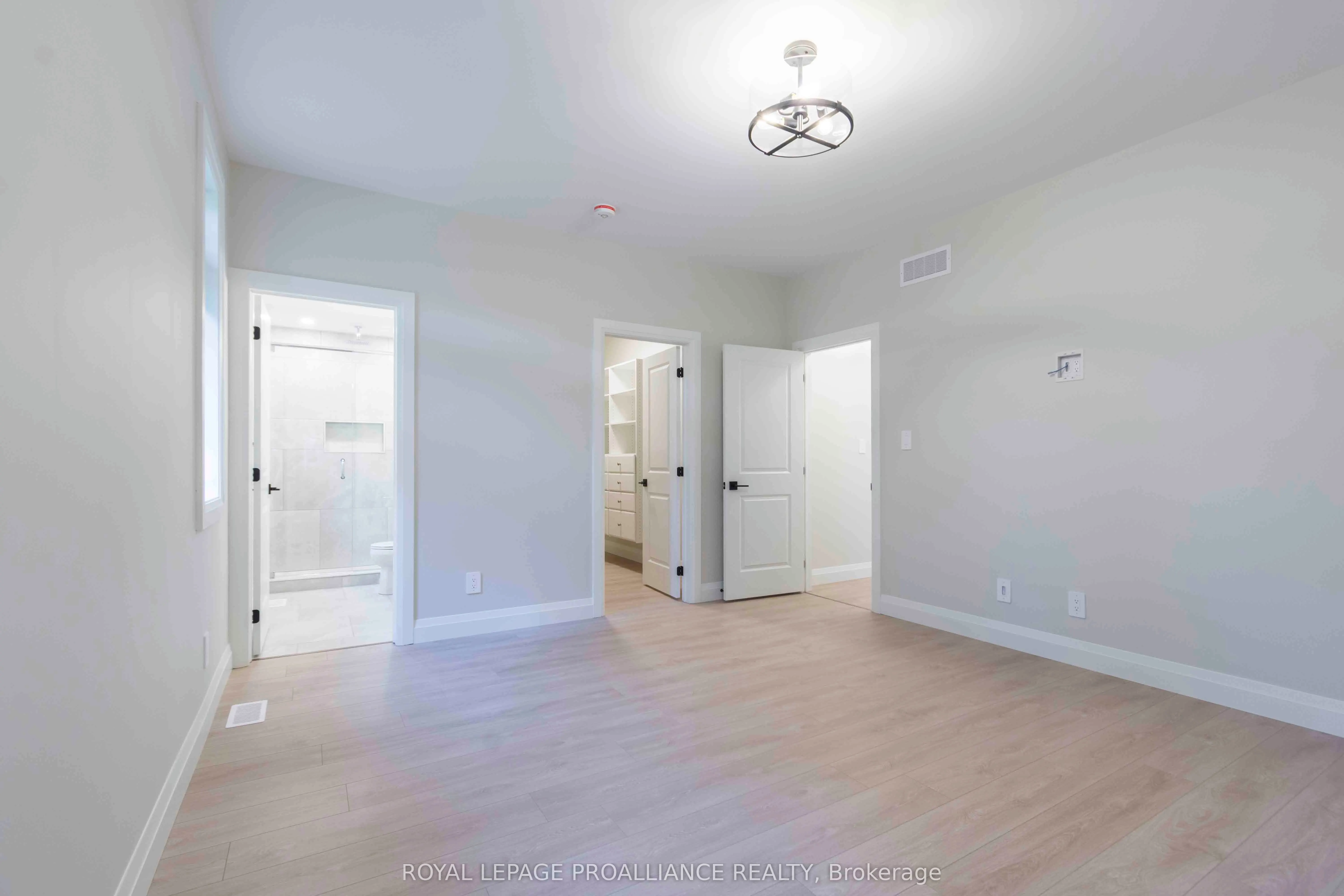 14 MacKenzie John Crescent
