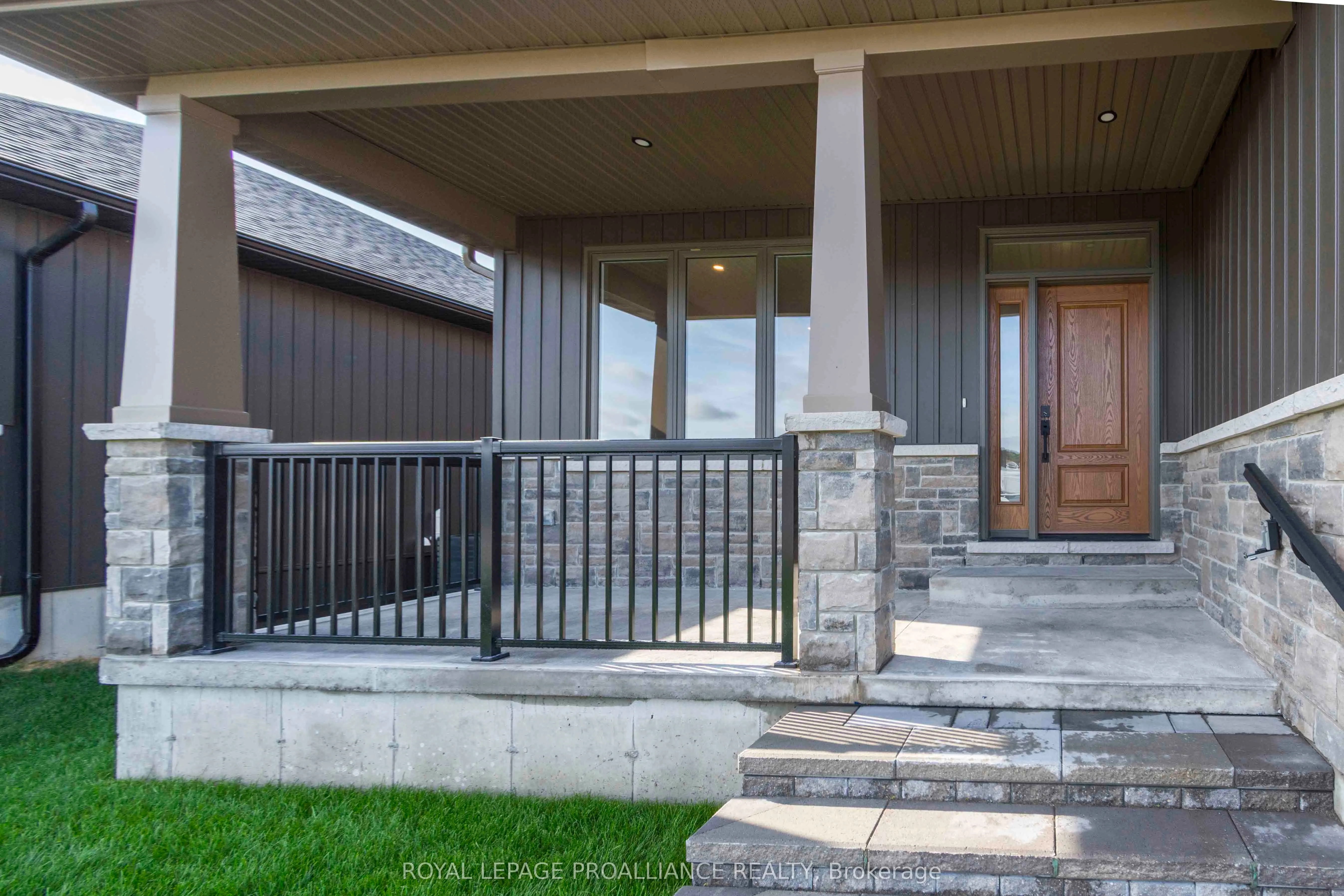 14 MacKenzie John Crescent