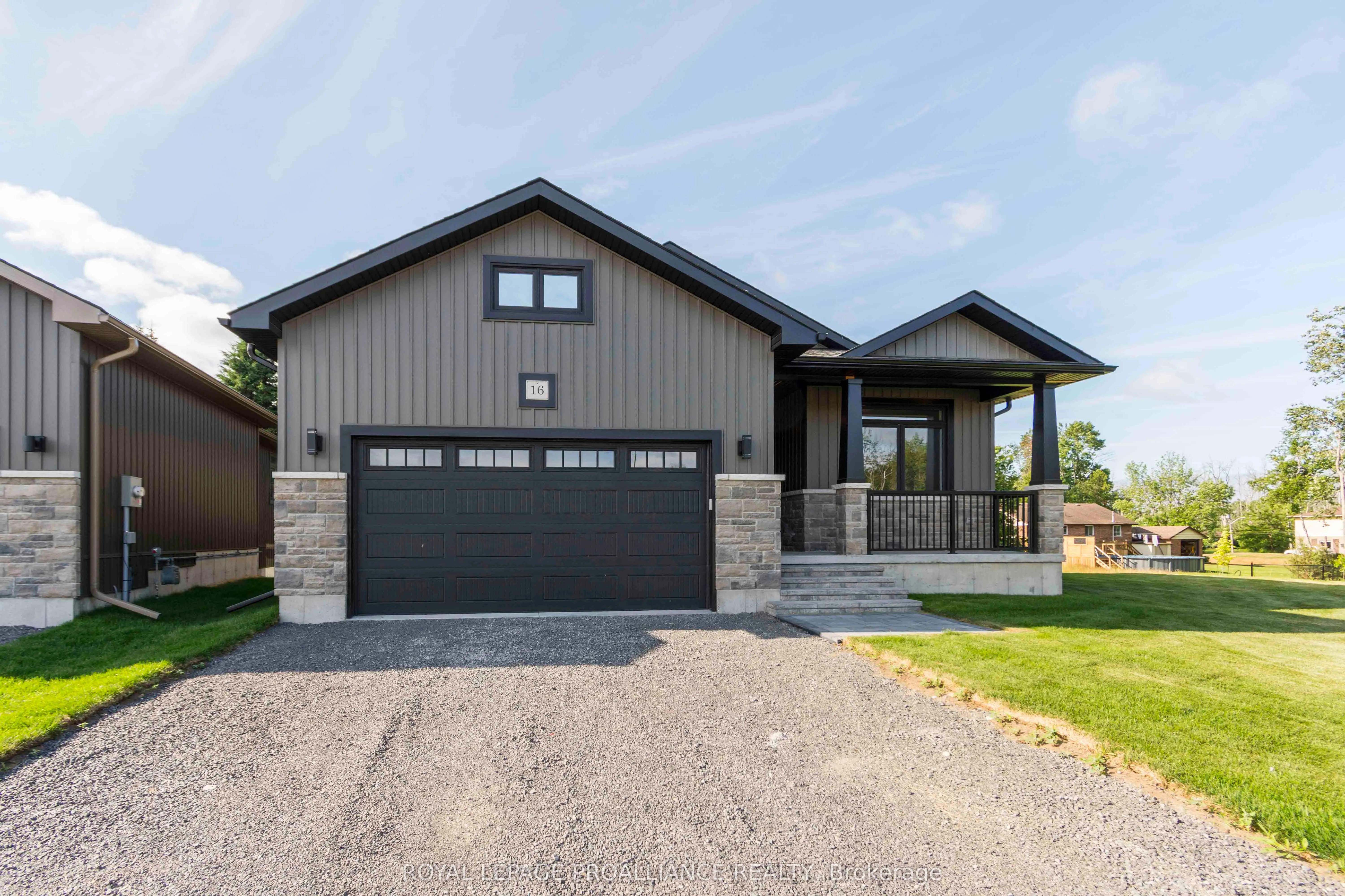 16 Mackenzie John Crescent