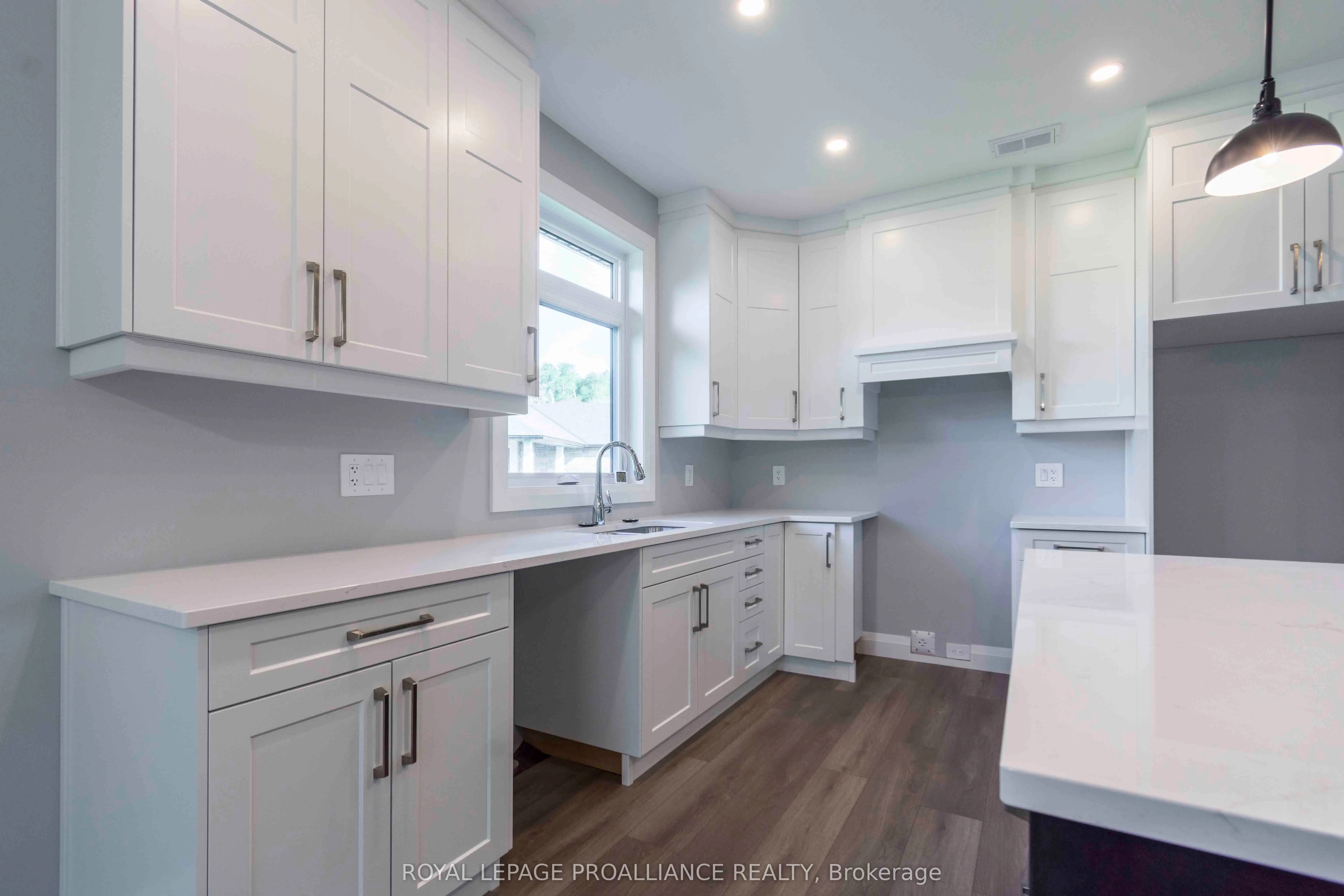 16 Mackenzie John Crescent