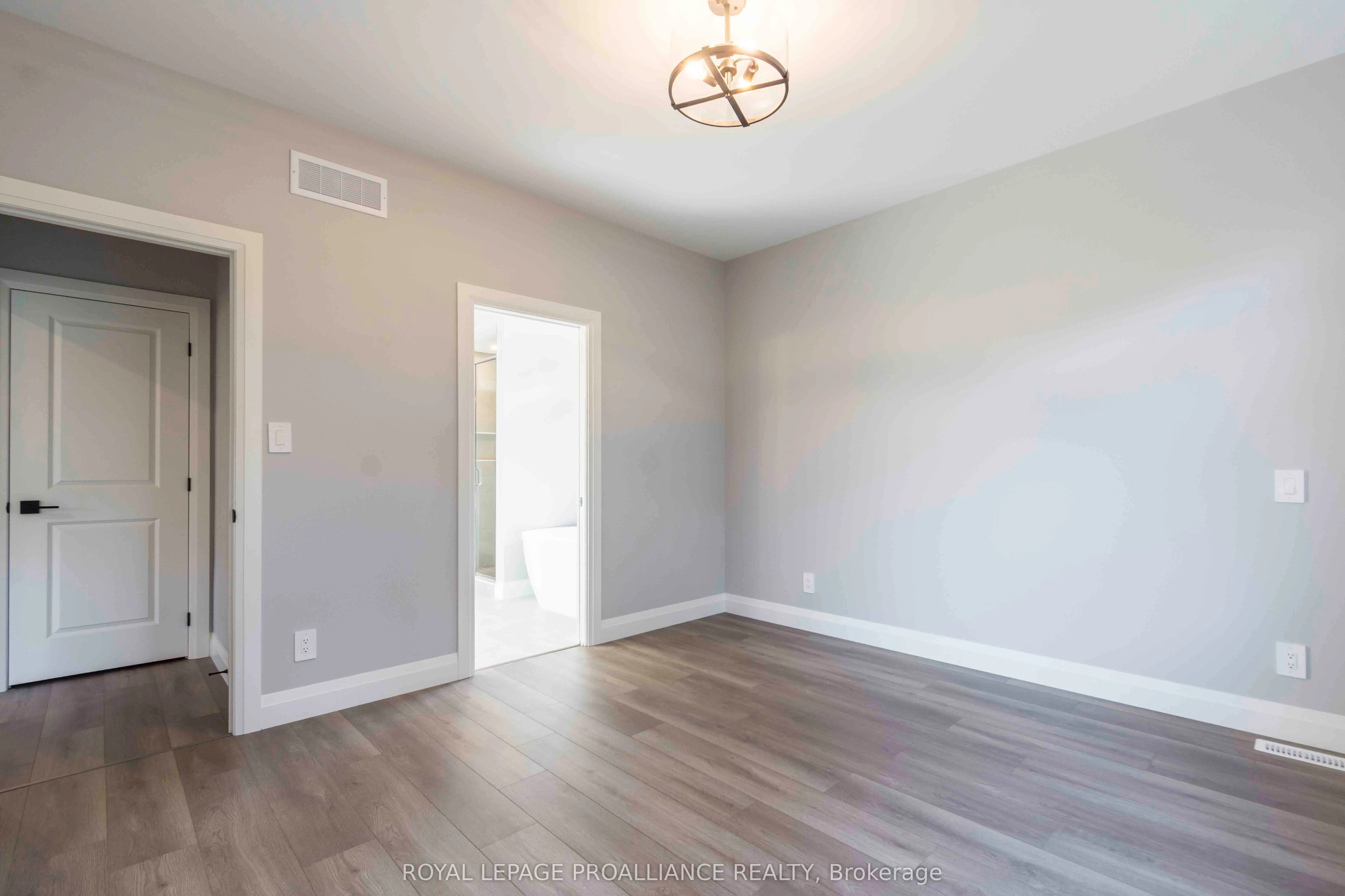 16 Mackenzie John Crescent