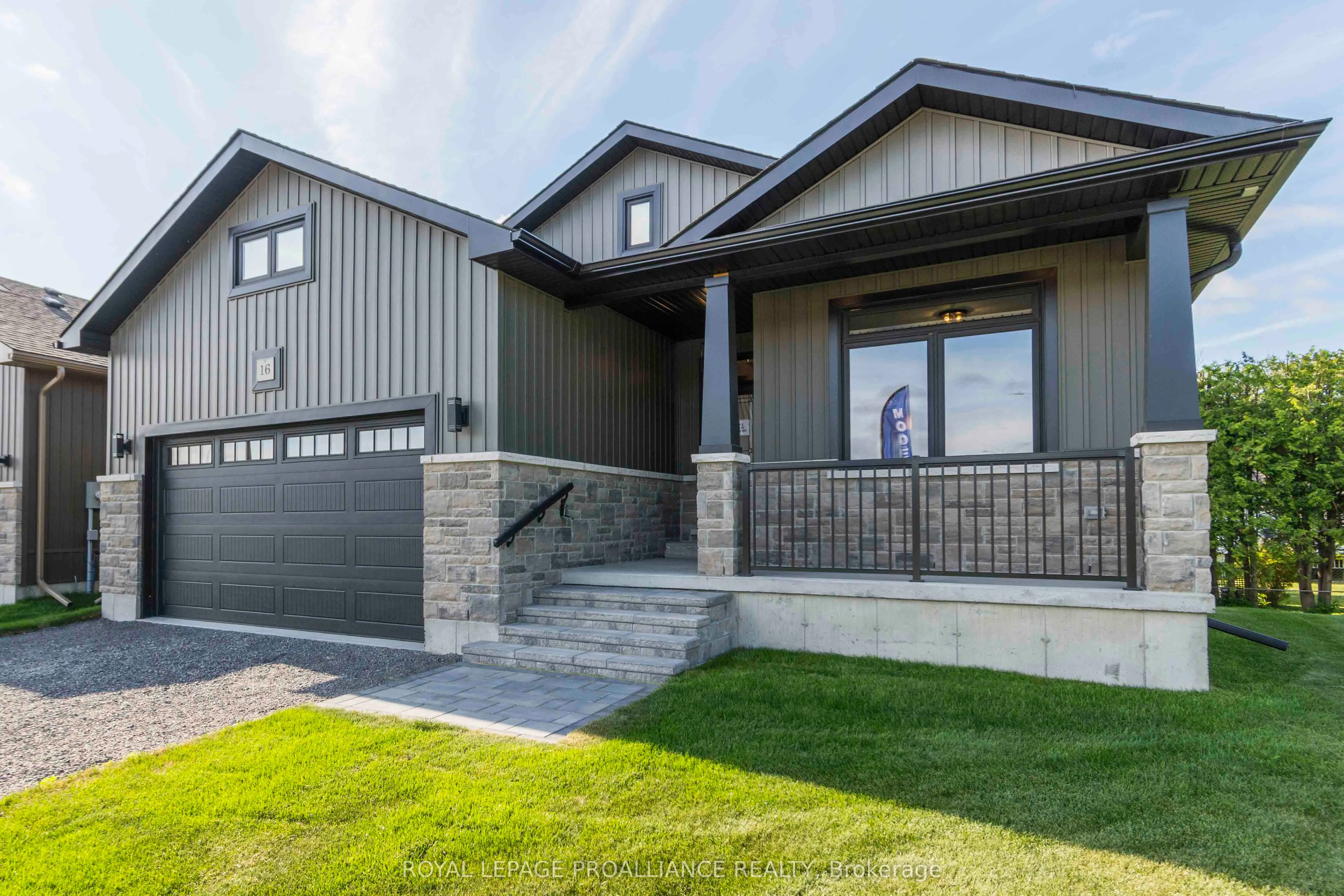 16 Mackenzie John Crescent