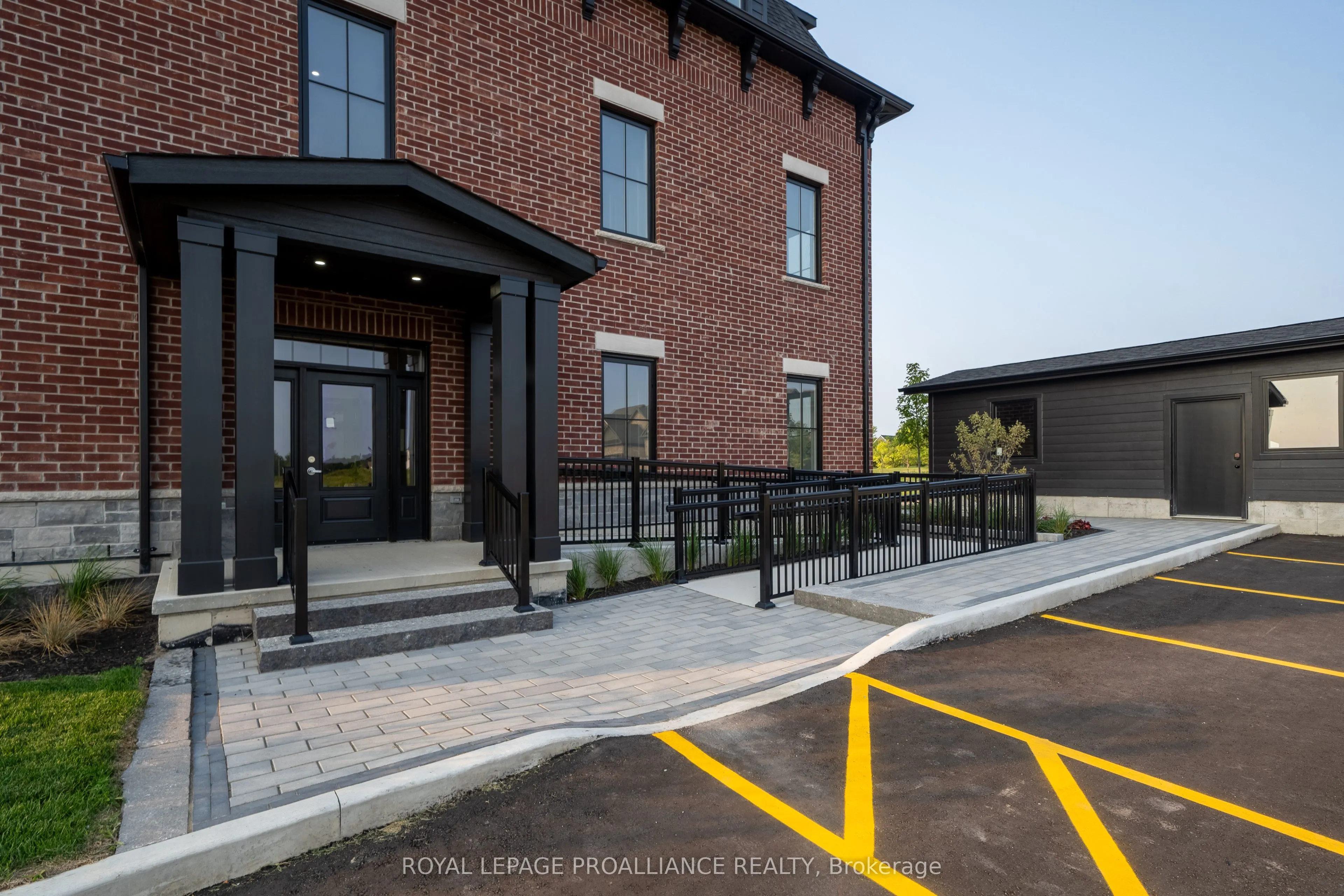 941 Charles Wilson Parkway #301