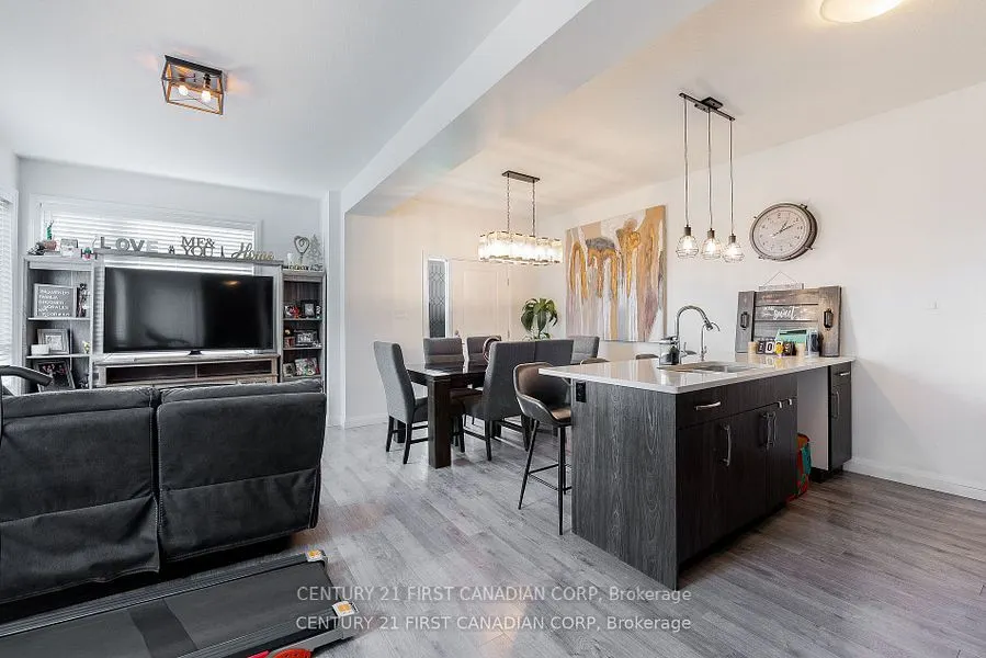 819 KLEINBURG Drive, #36