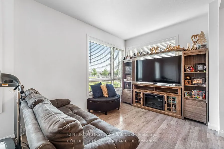 819 KLEINBURG Drive, #36