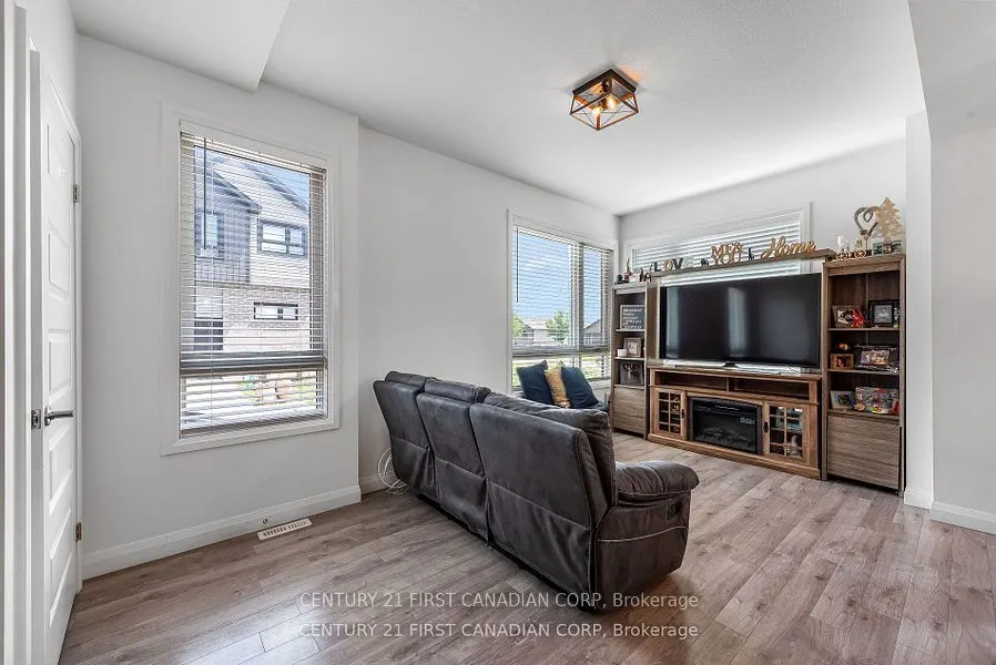 819 KLEINBURG Drive, #36