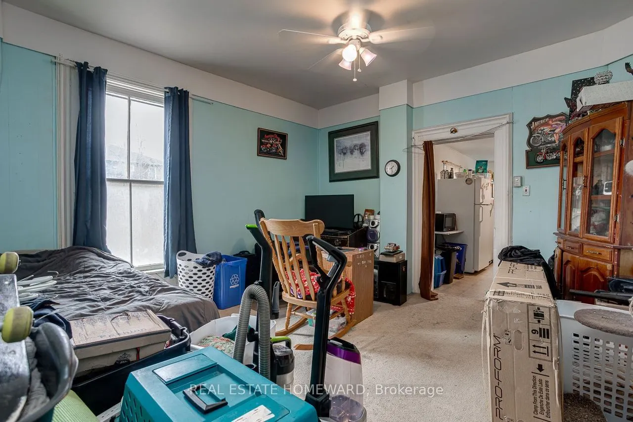 15 - 17 James Street W