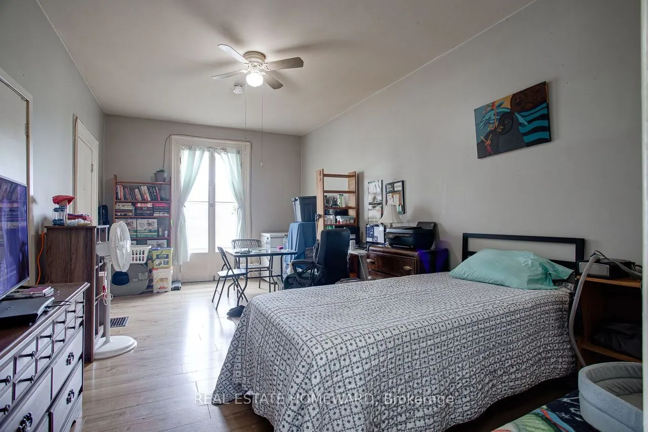 15 - 17 James Street W