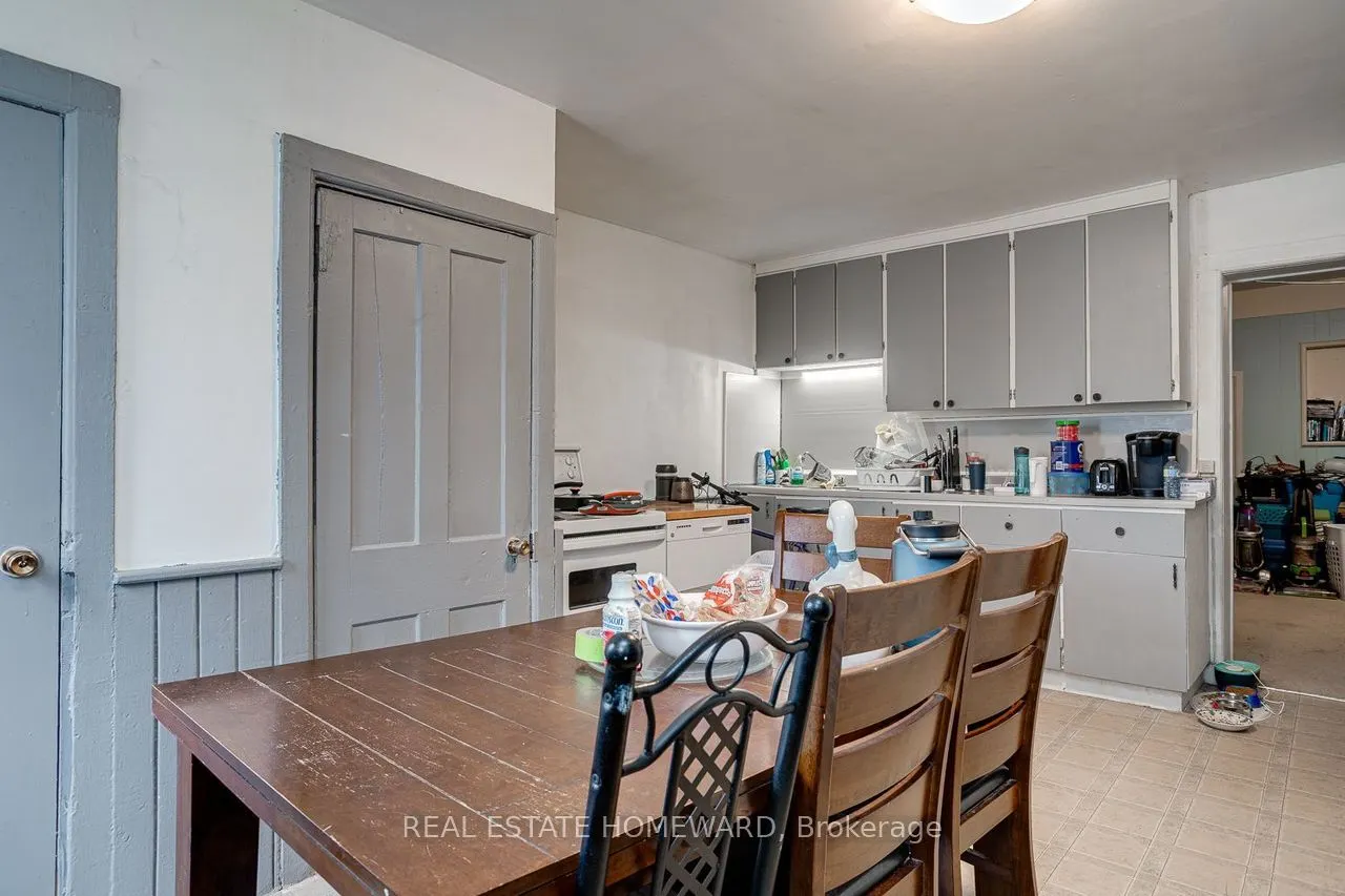 15 - 17 James Street W