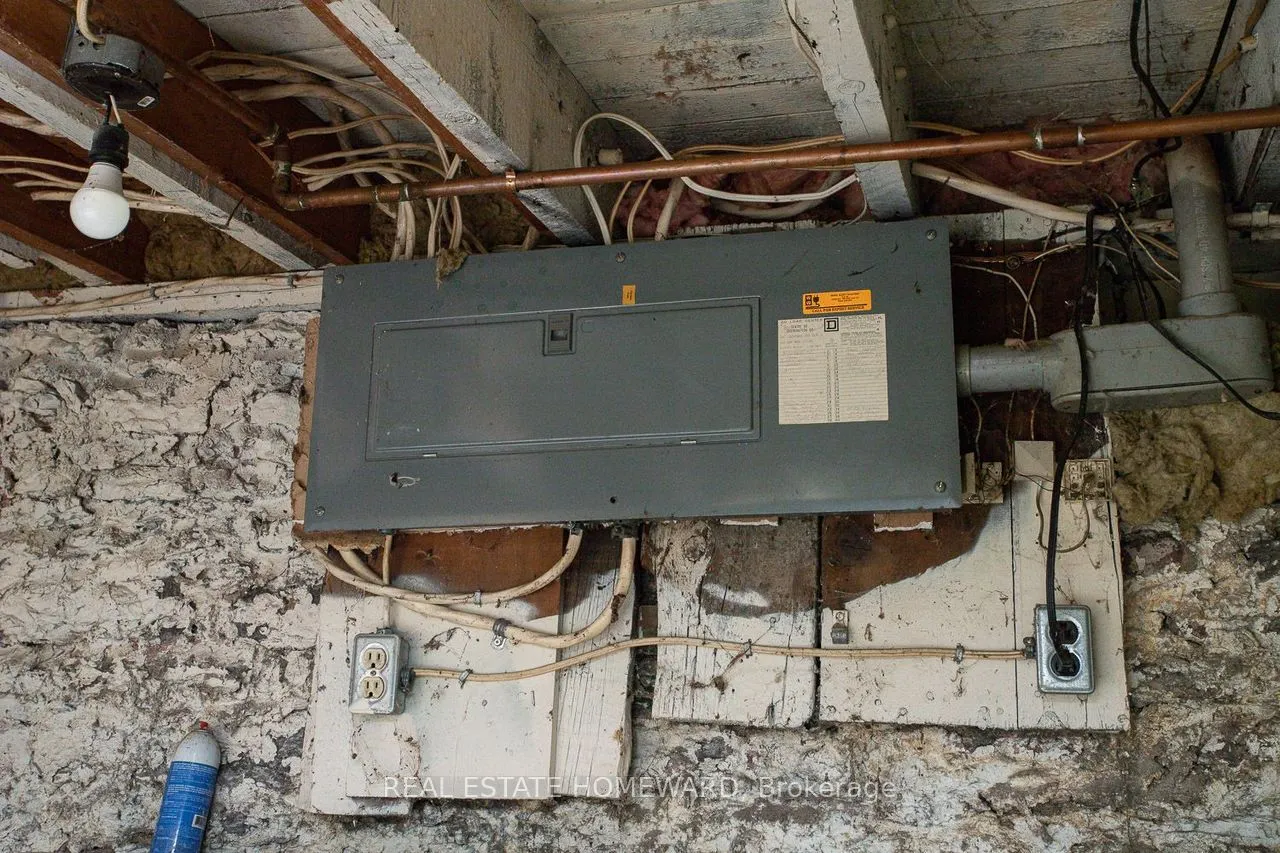 15 - 17 James Street W