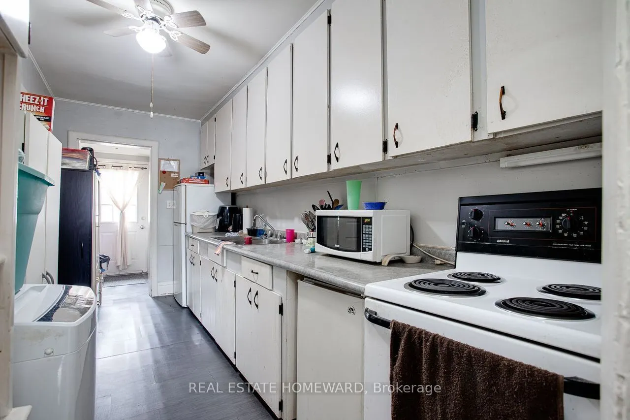 15 - 17 James Street W