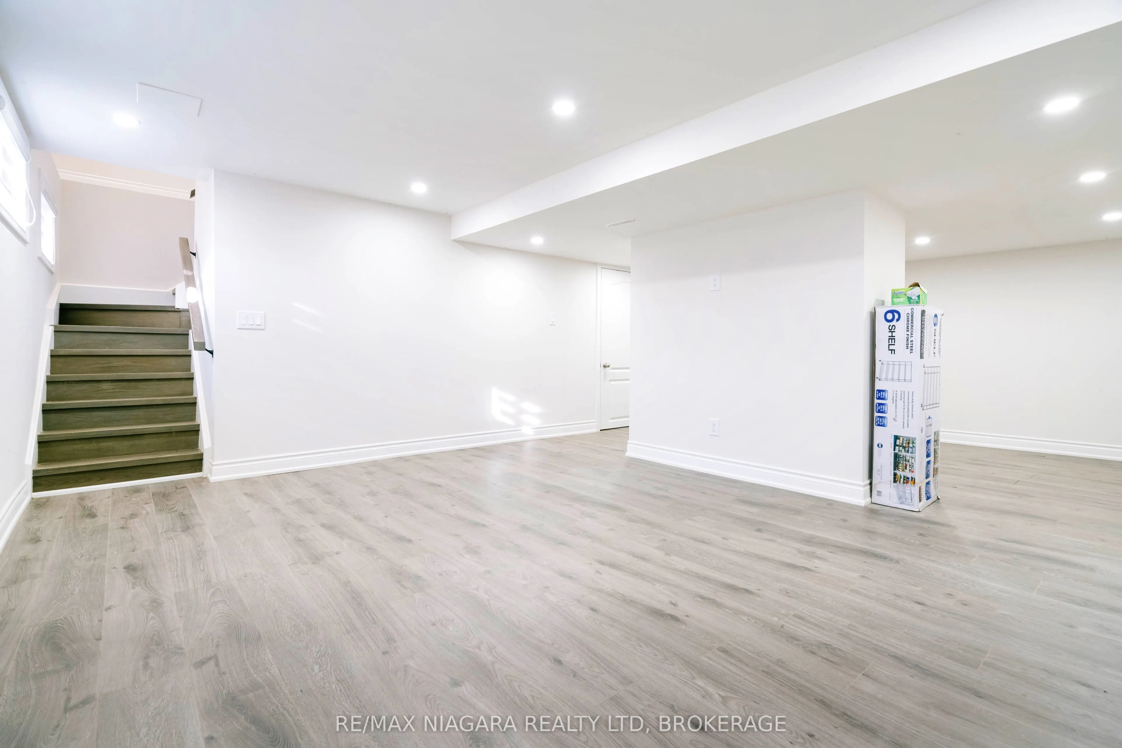 4845 North Service Road