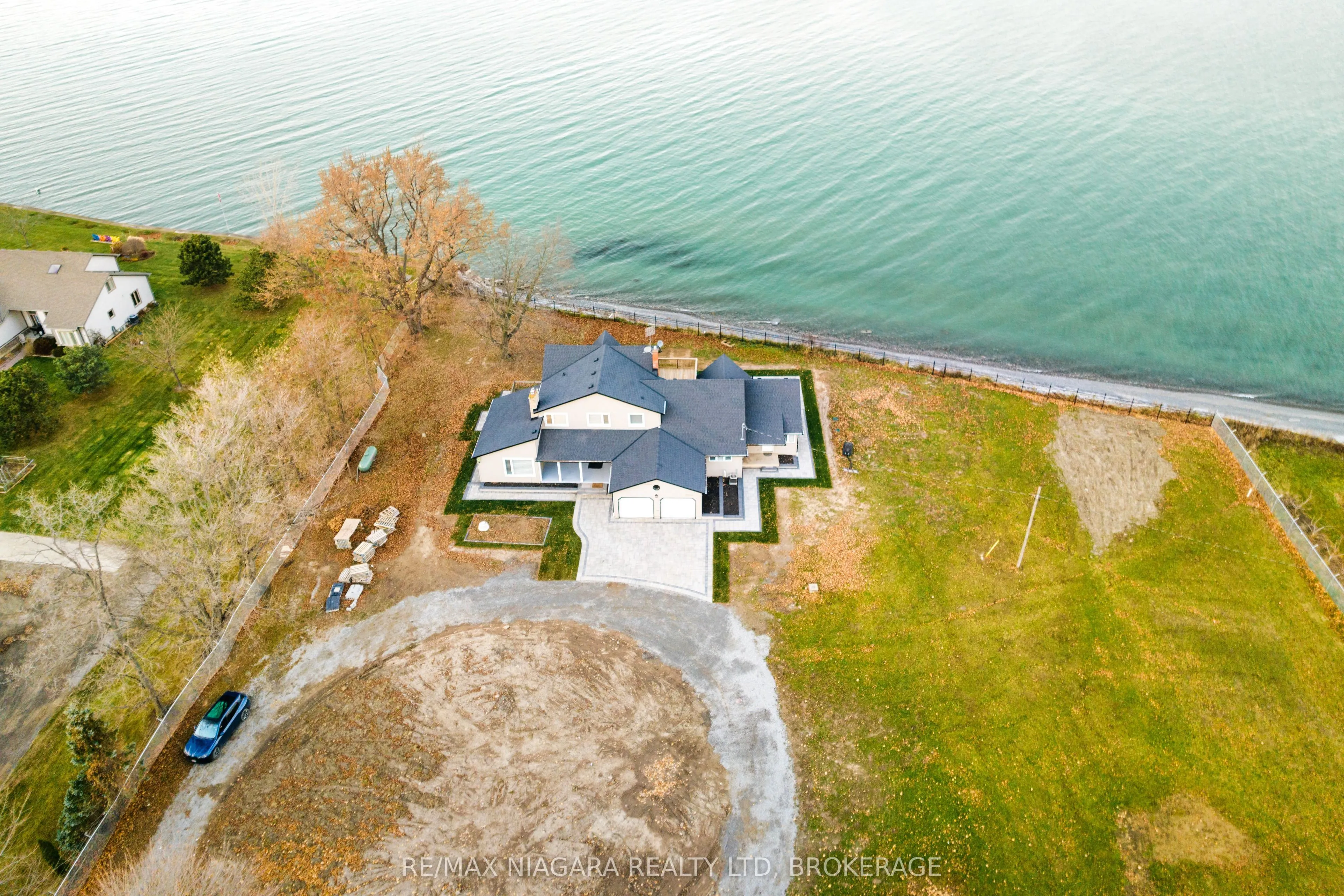 4845 North Service Road