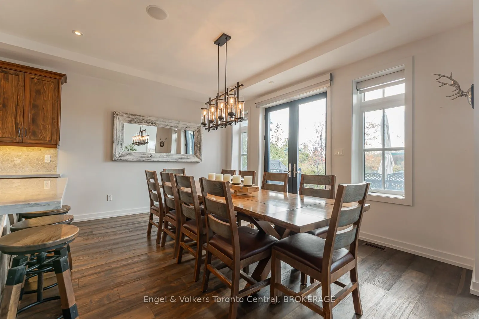 280 Sunset Boulevard