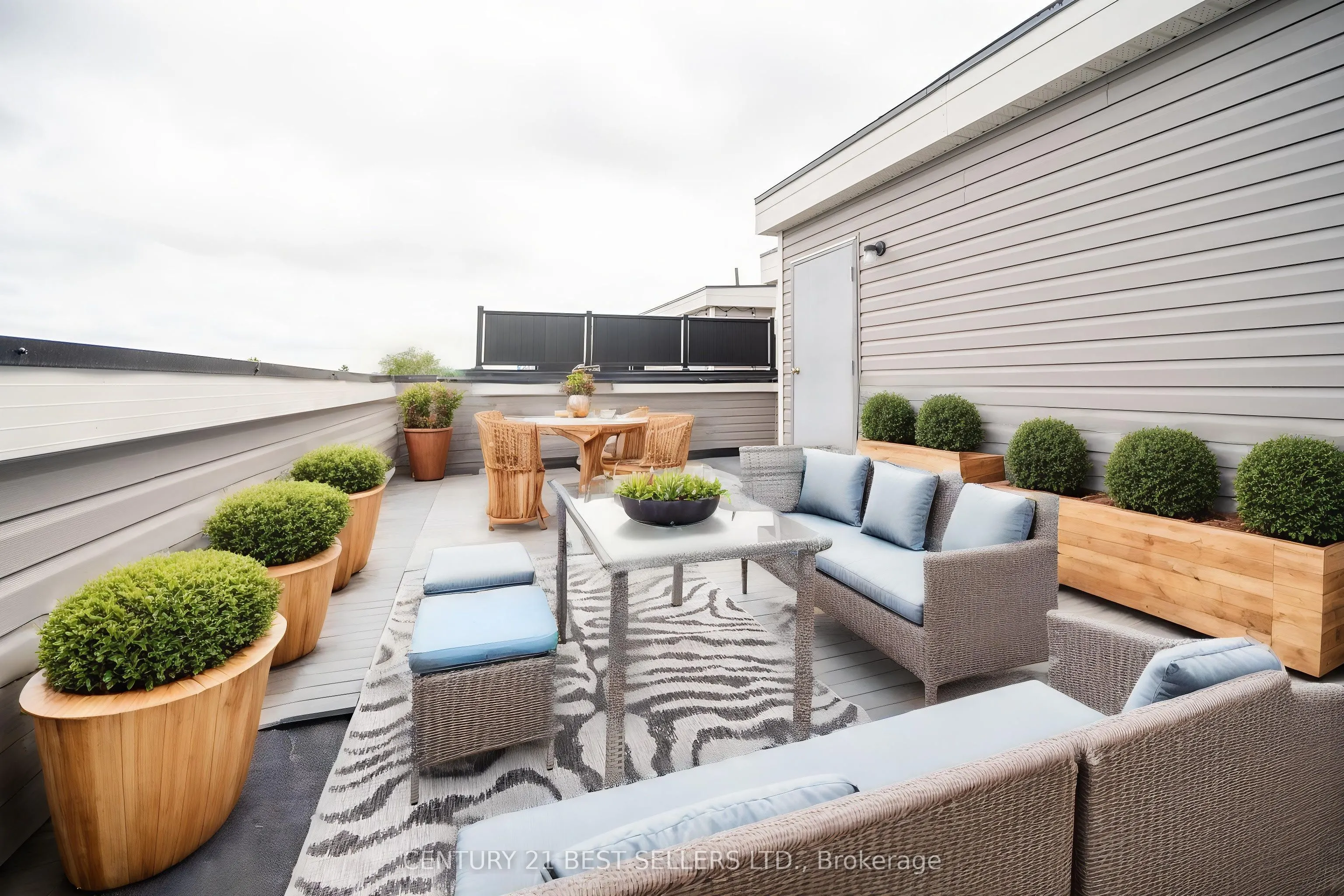 383 Dundas Street E, #45