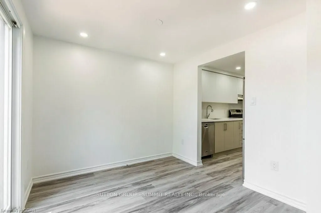2 Grandridge Crescent