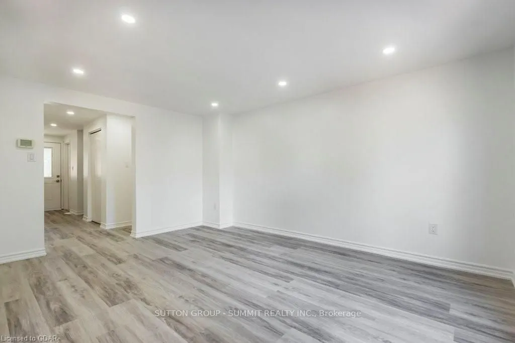 2 Grandridge Crescent
