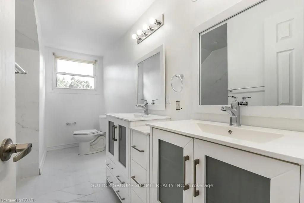 2 Grandridge Crescent
