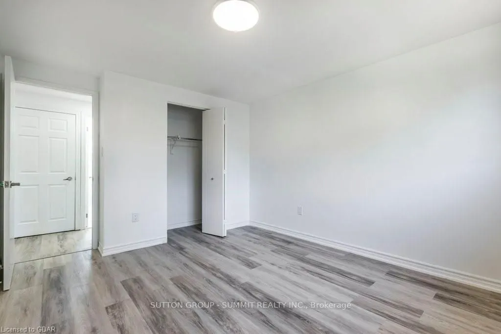 2 Grandridge Crescent