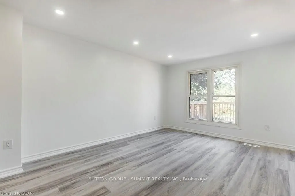 2 Grandridge Crescent