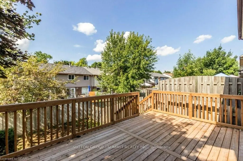 2 Grandridge Crescent