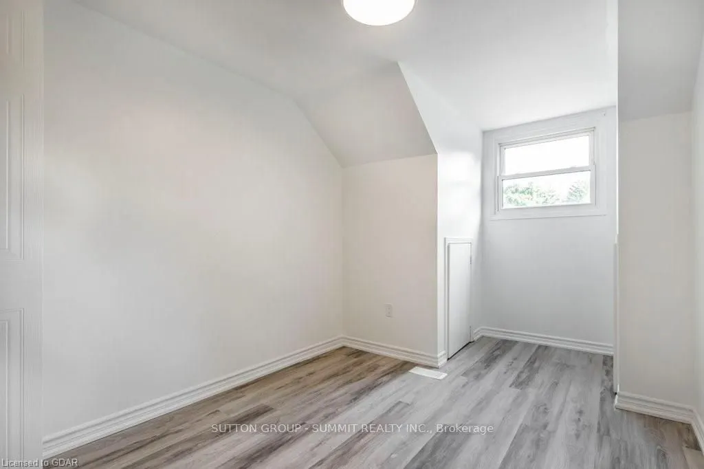 2 Grandridge Crescent