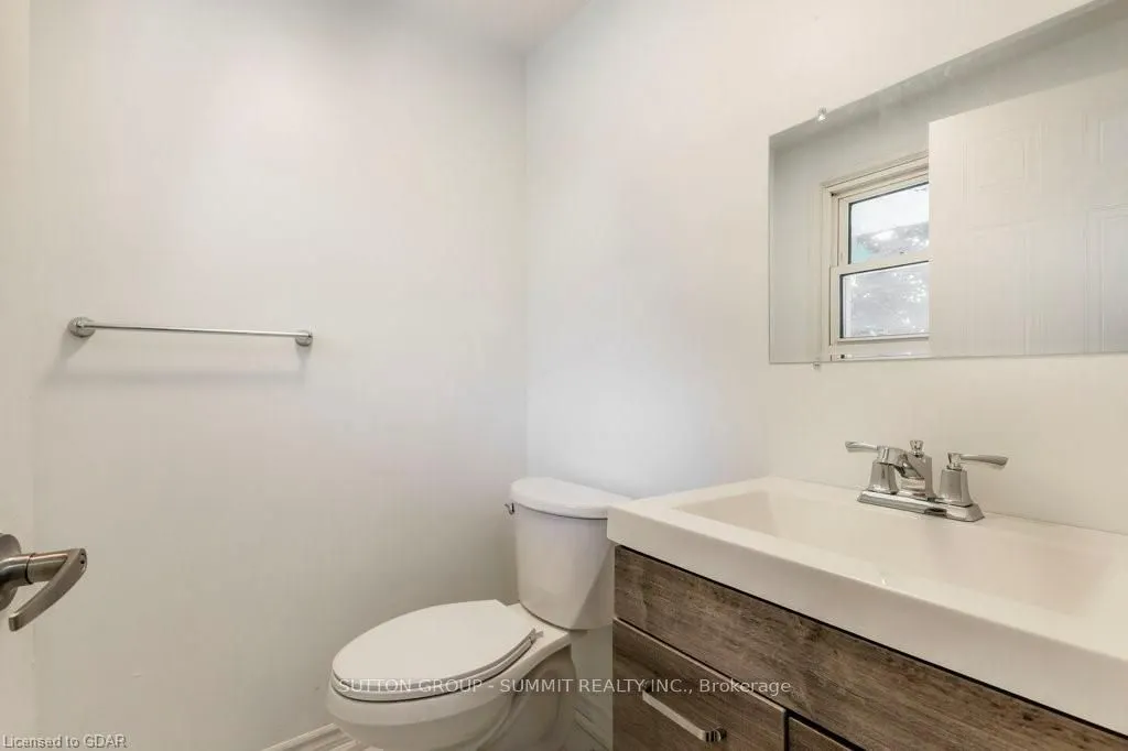 2 Grandridge Crescent