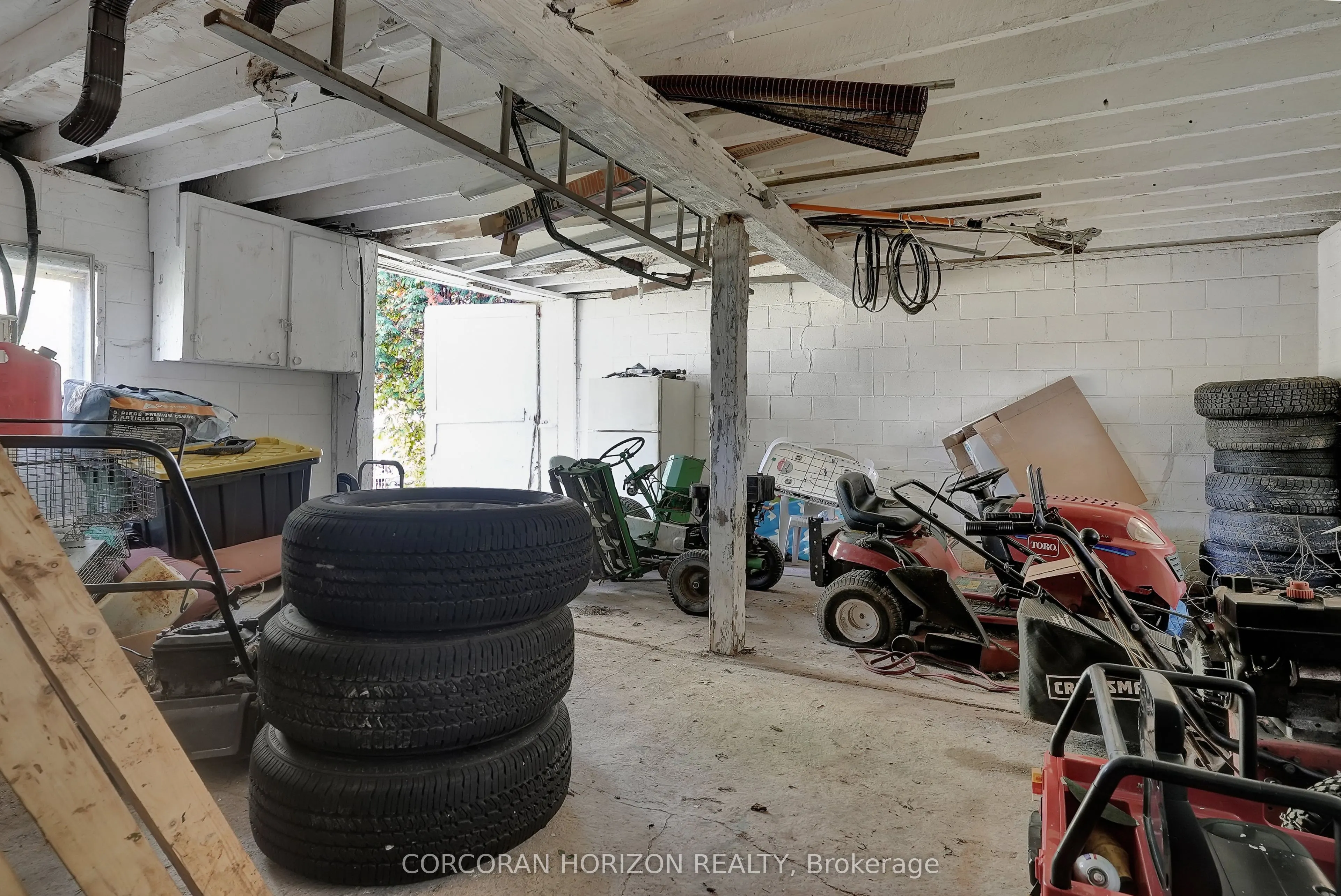 867 Jerseyville Road W