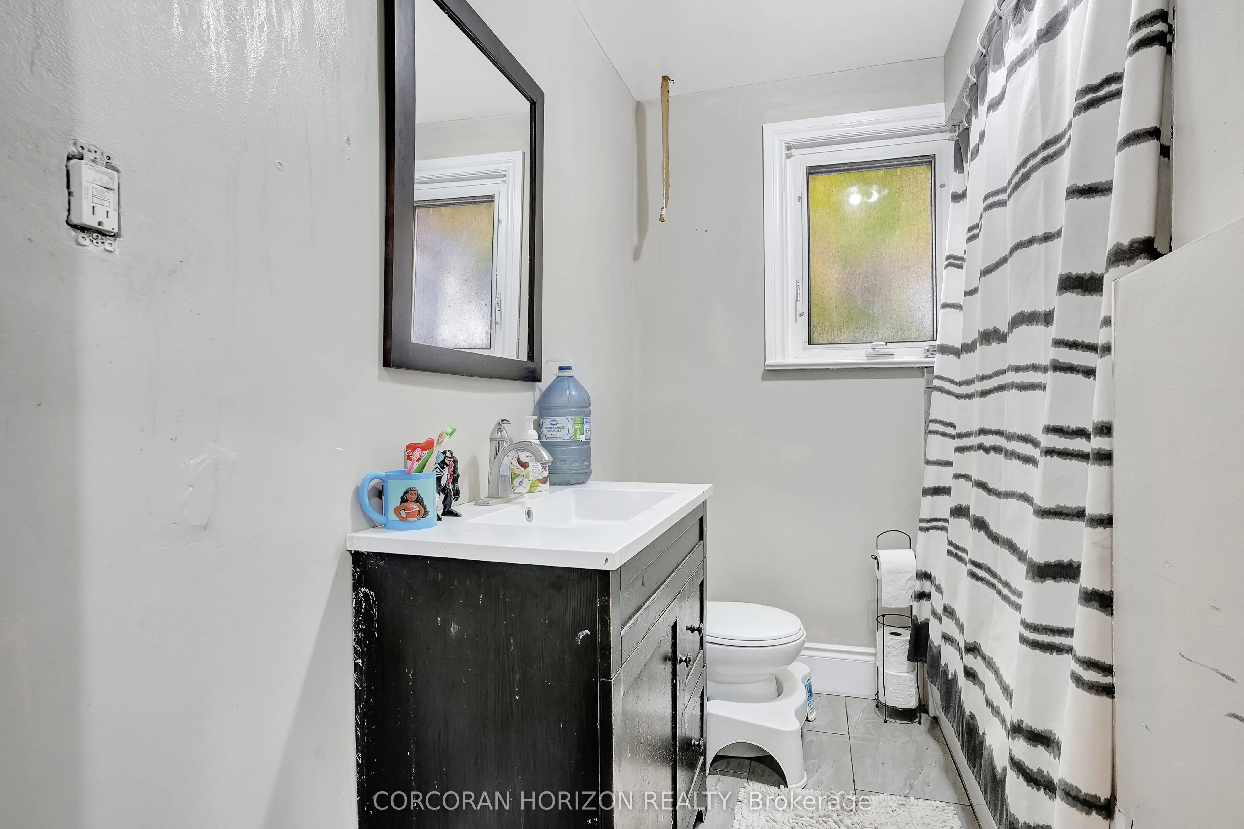 867 Jerseyville Road W