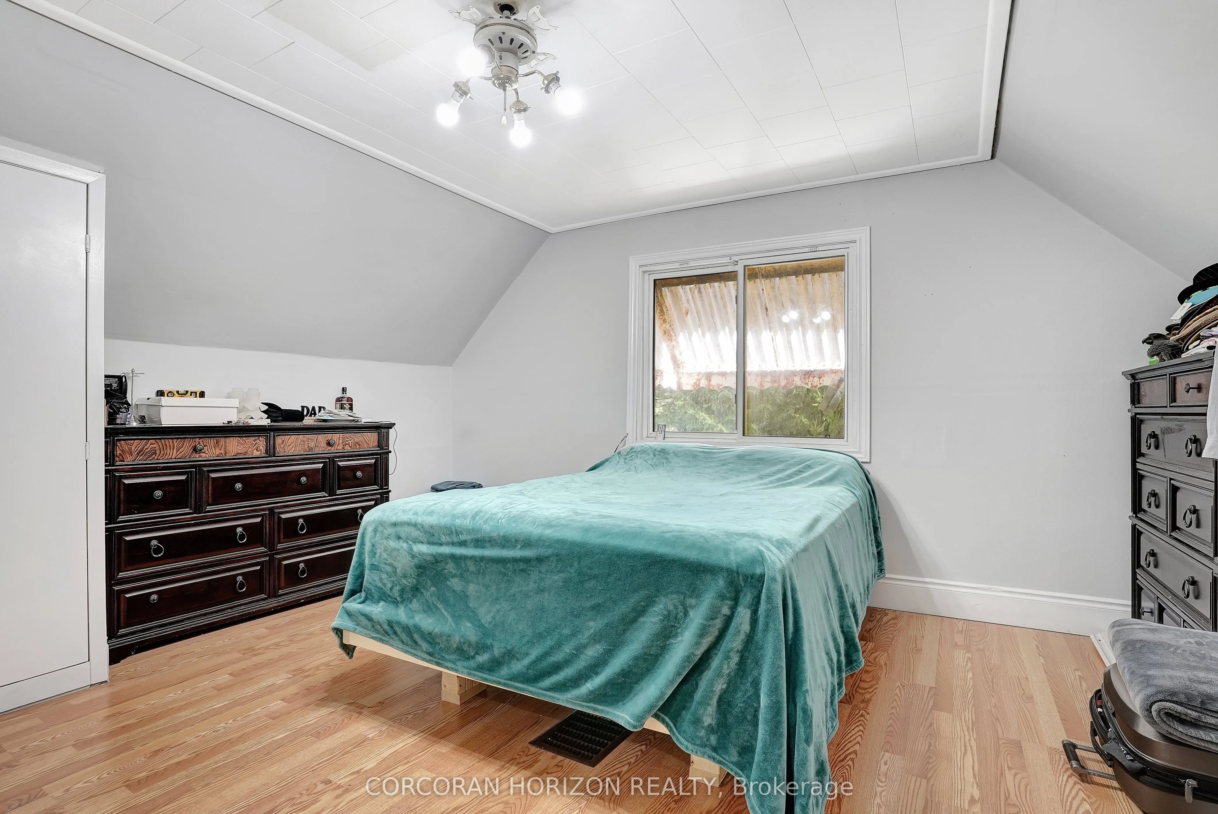 867 Jerseyville Road W