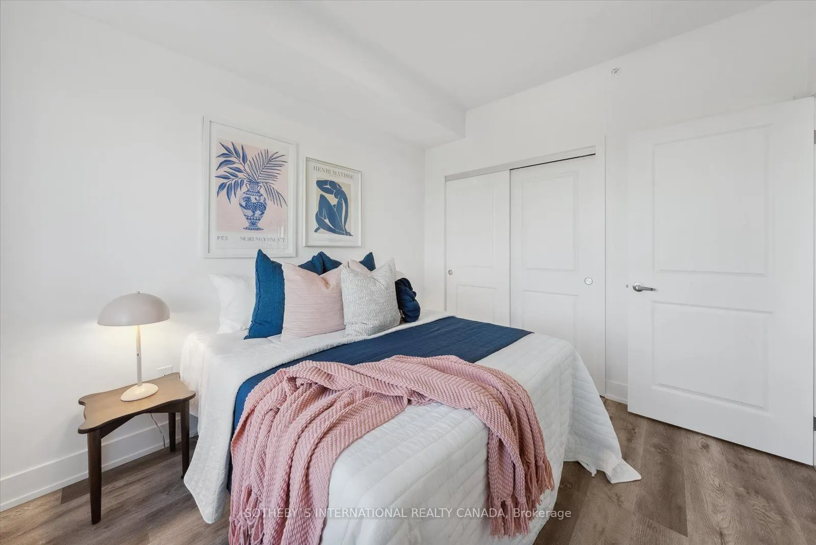 19B West Street N #208