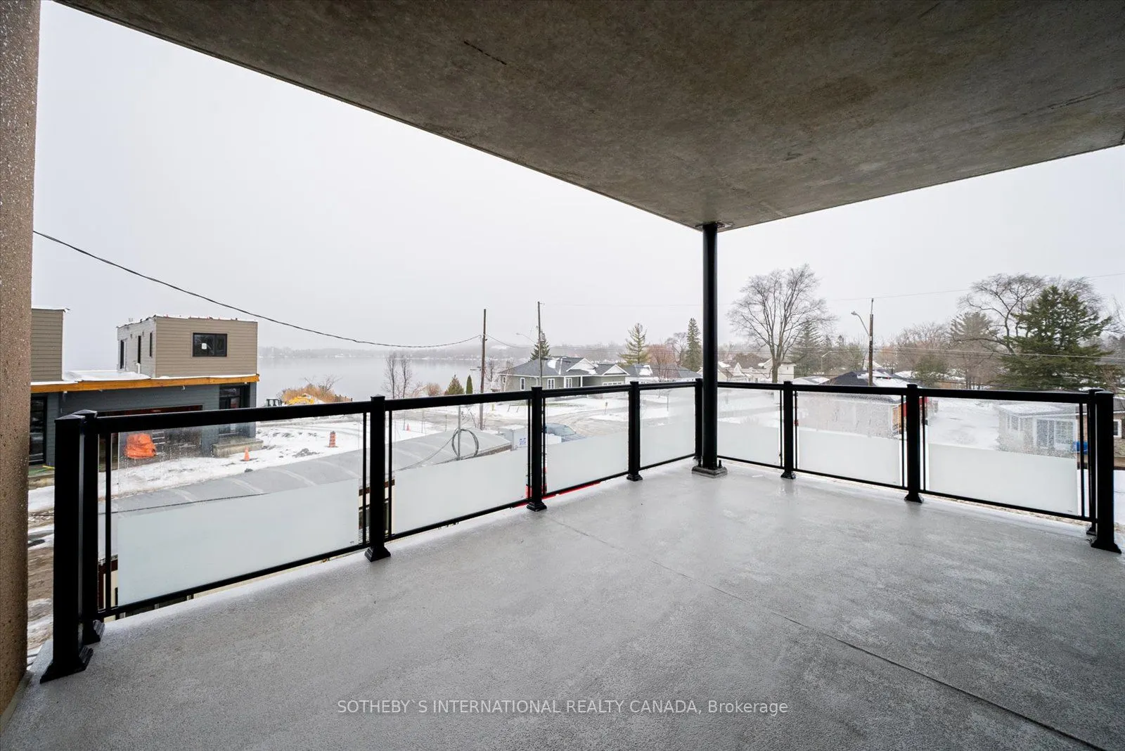 19B West Street N #208