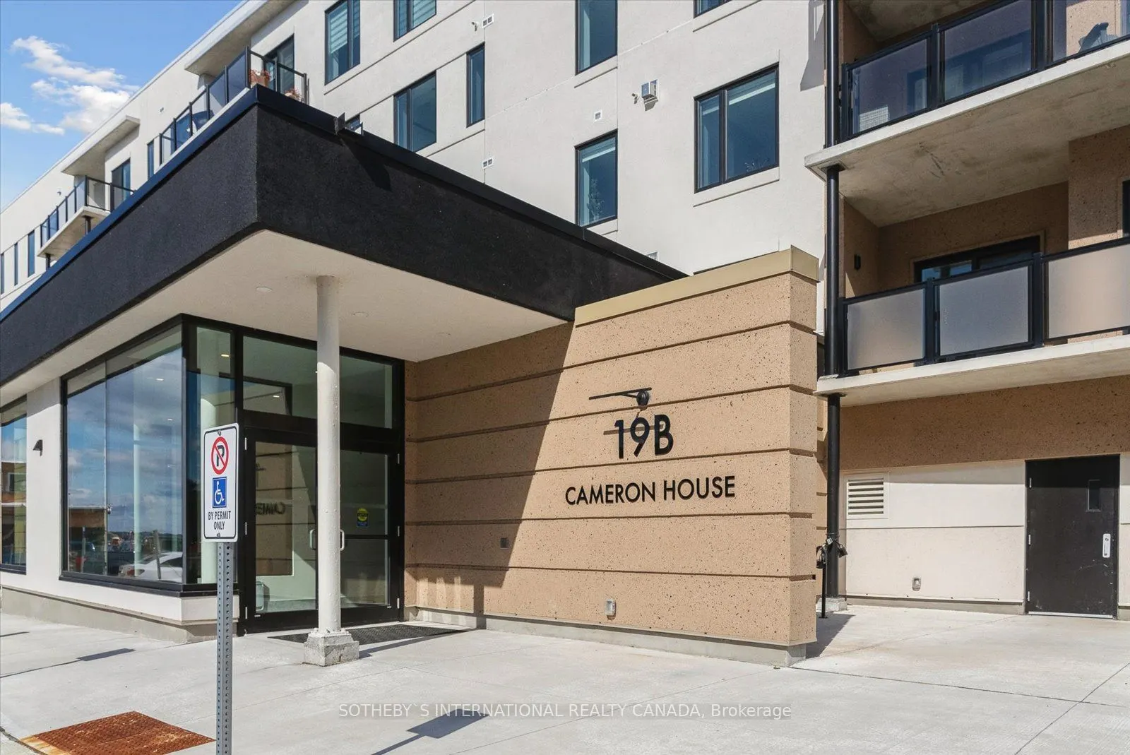 19B West Street N #208
