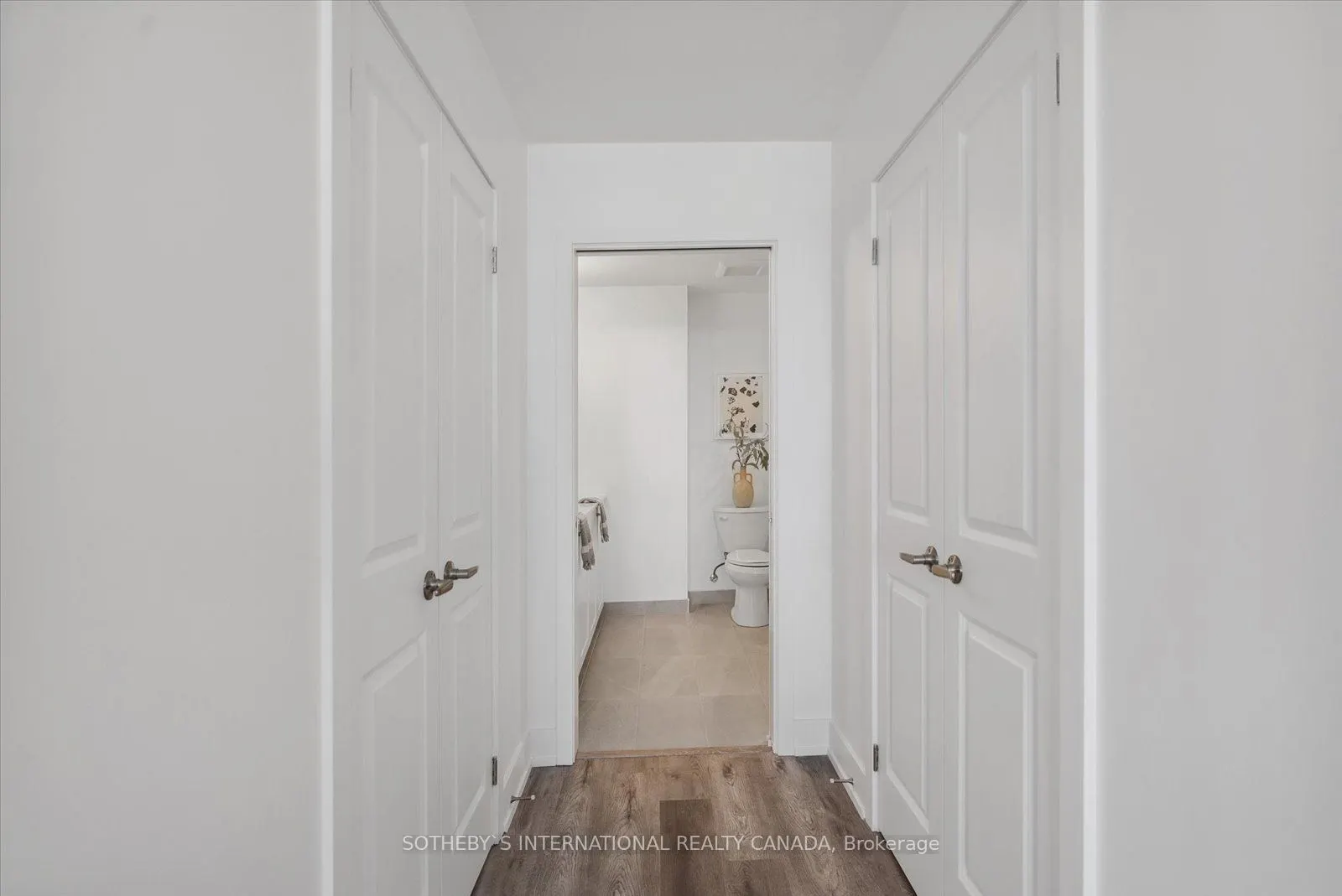 19B West Street N #208