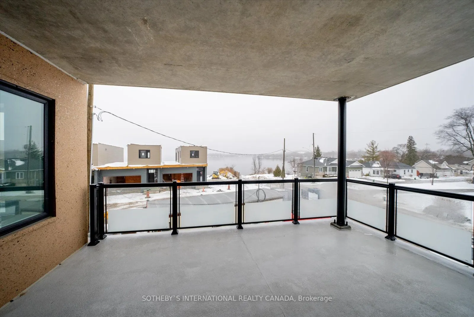 19B West Street N #208