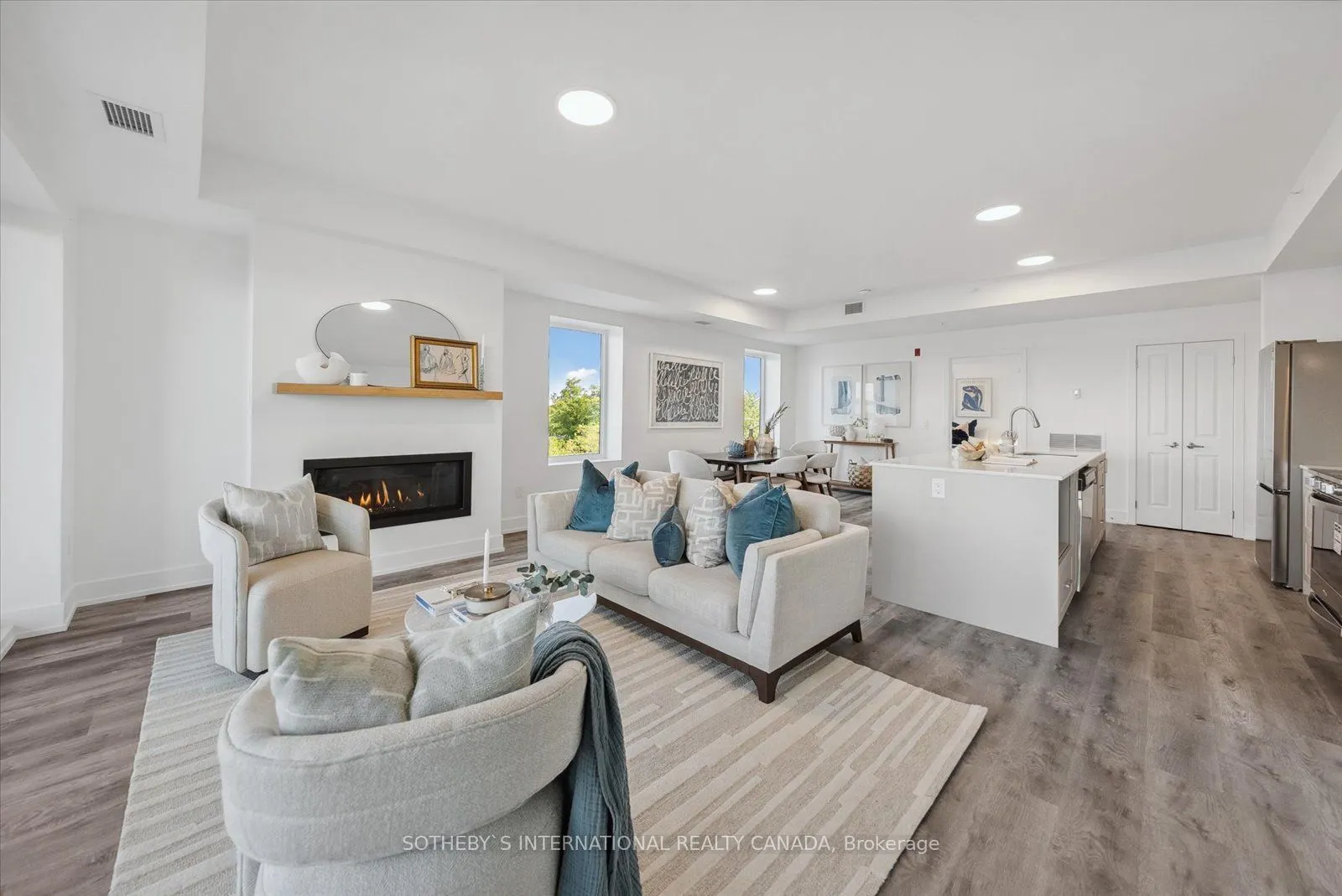 19B West Street N #208