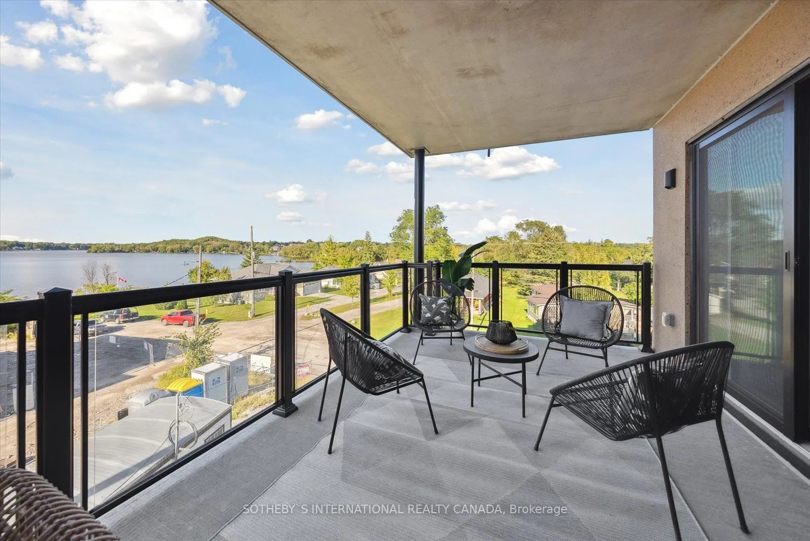 19B West Street N #208