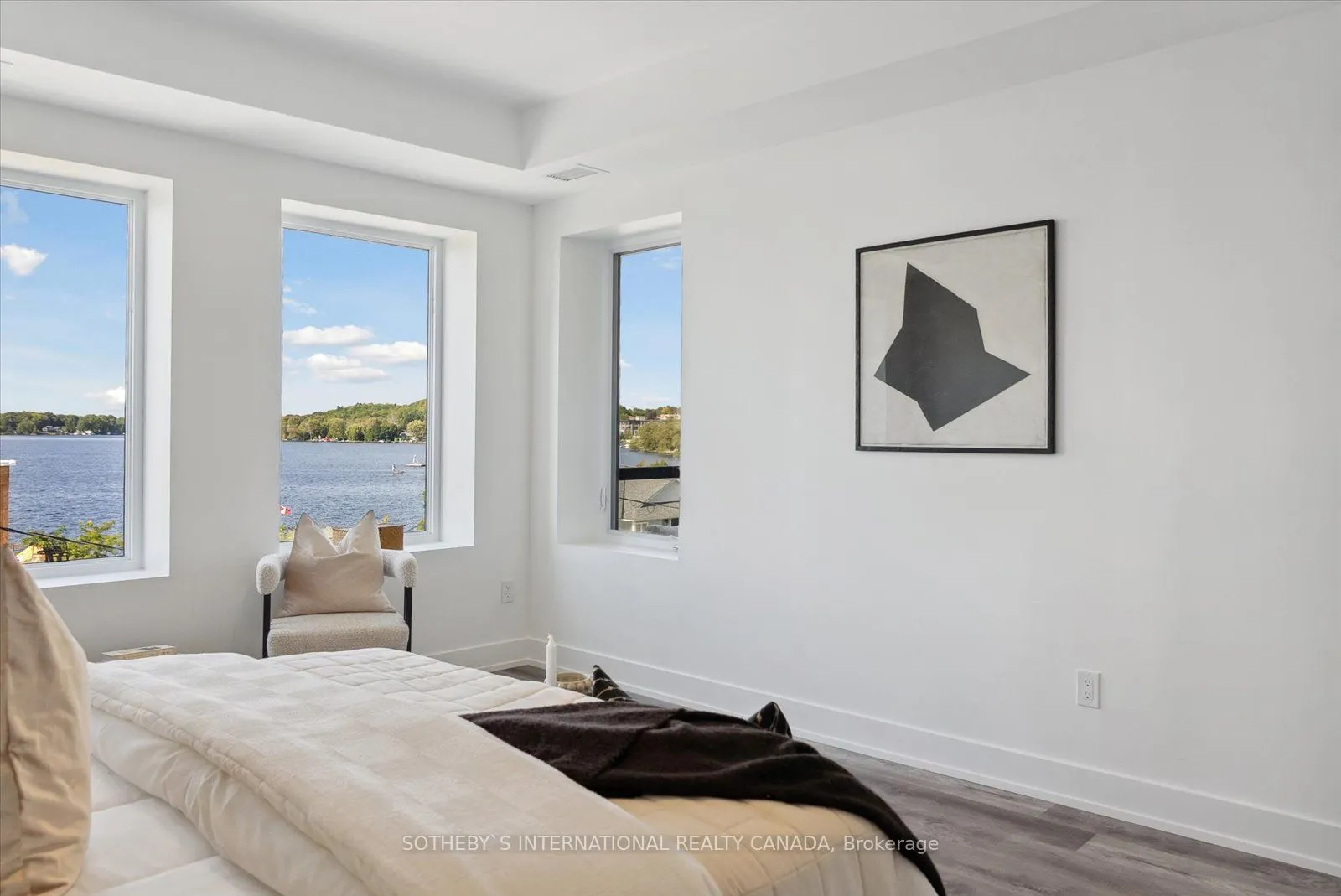 19B West Street N #208