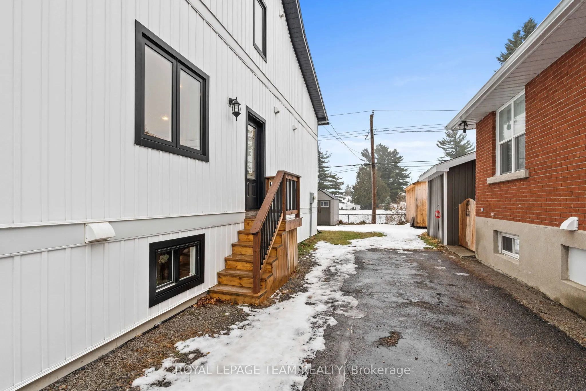 227 ROBERTA Crescent