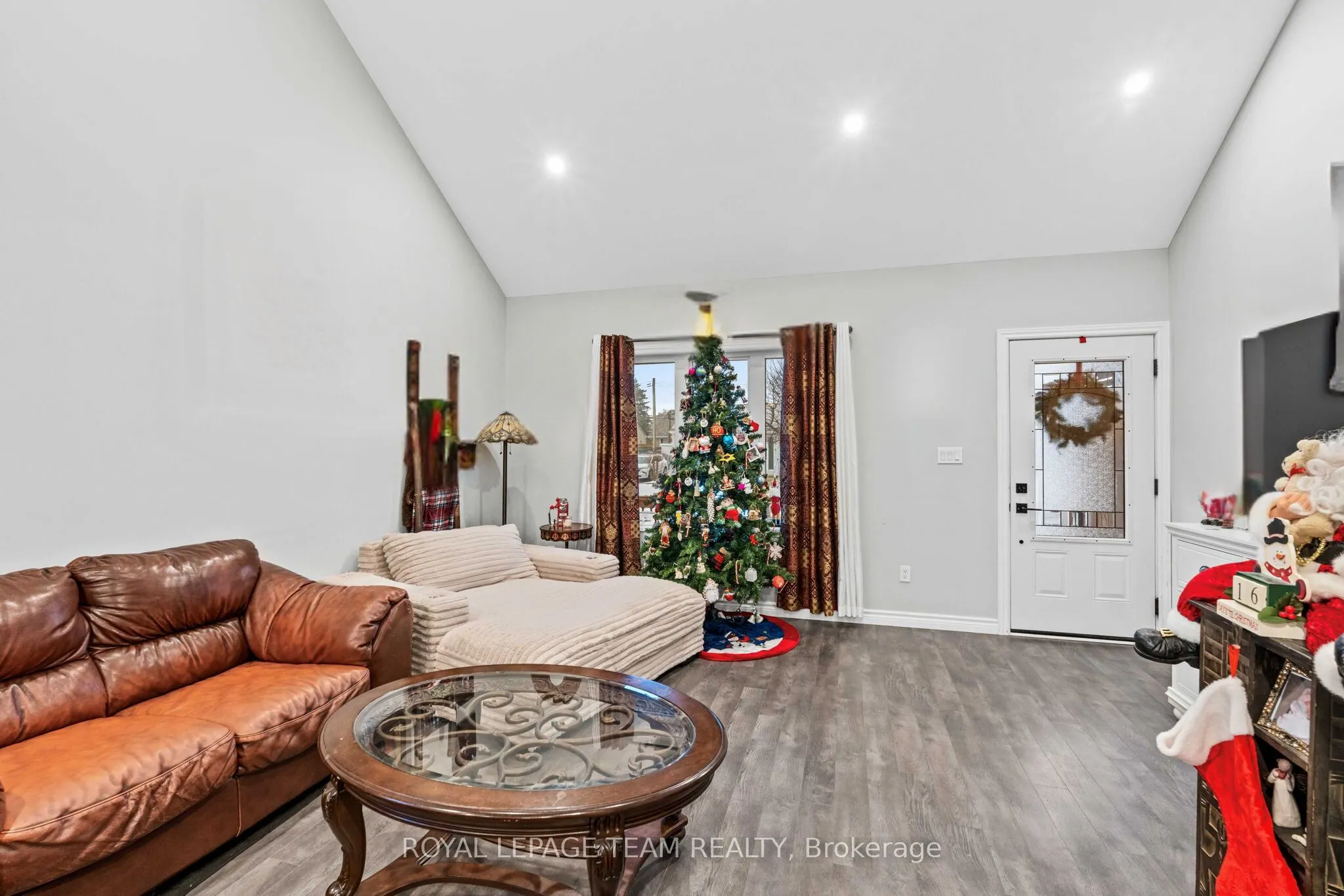 227 ROBERTA Crescent