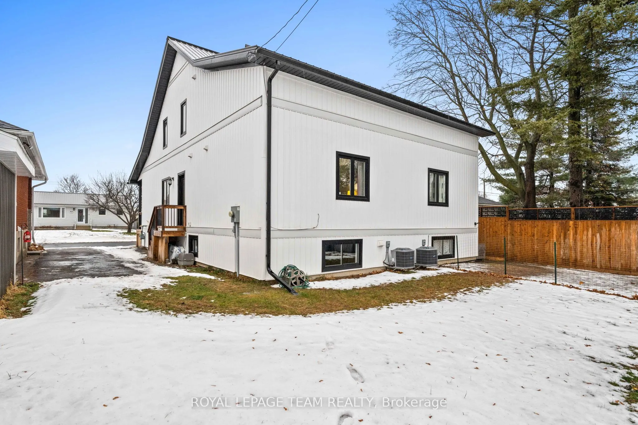 227 ROBERTA Crescent