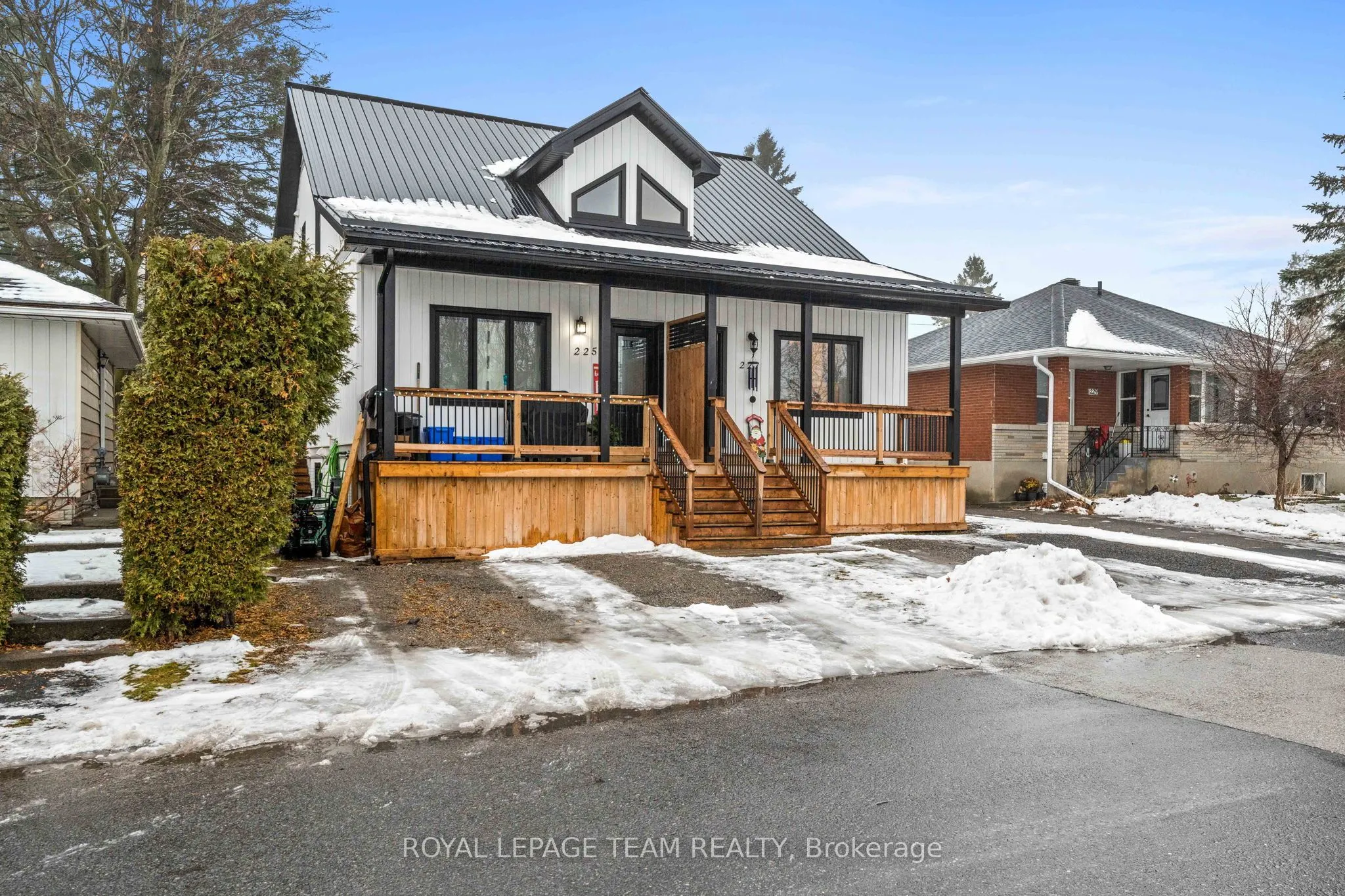 227 ROBERTA Crescent