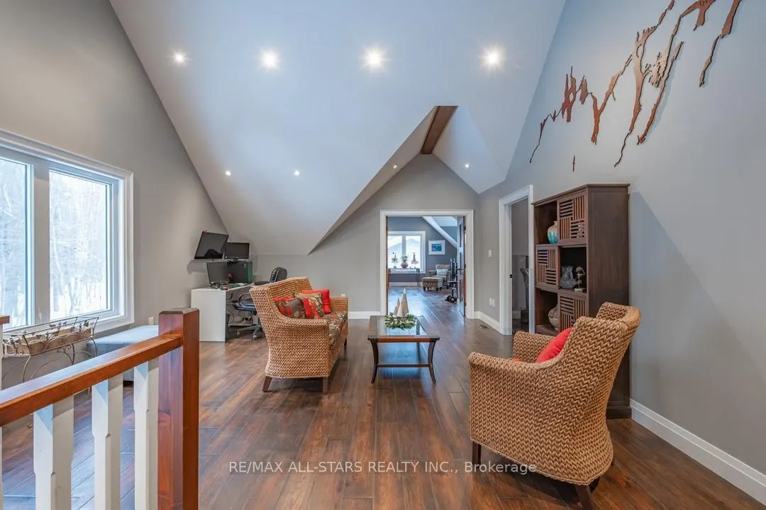 316 1/2 Riverside Drive
