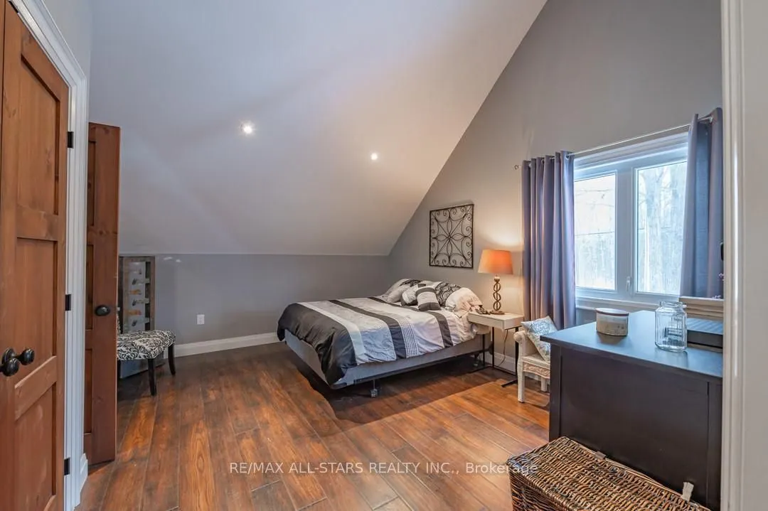 316 1/2 Riverside Drive