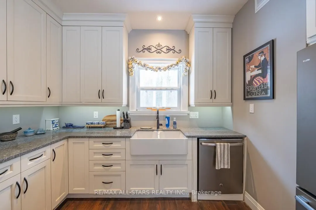 316 1/2 Riverside Drive