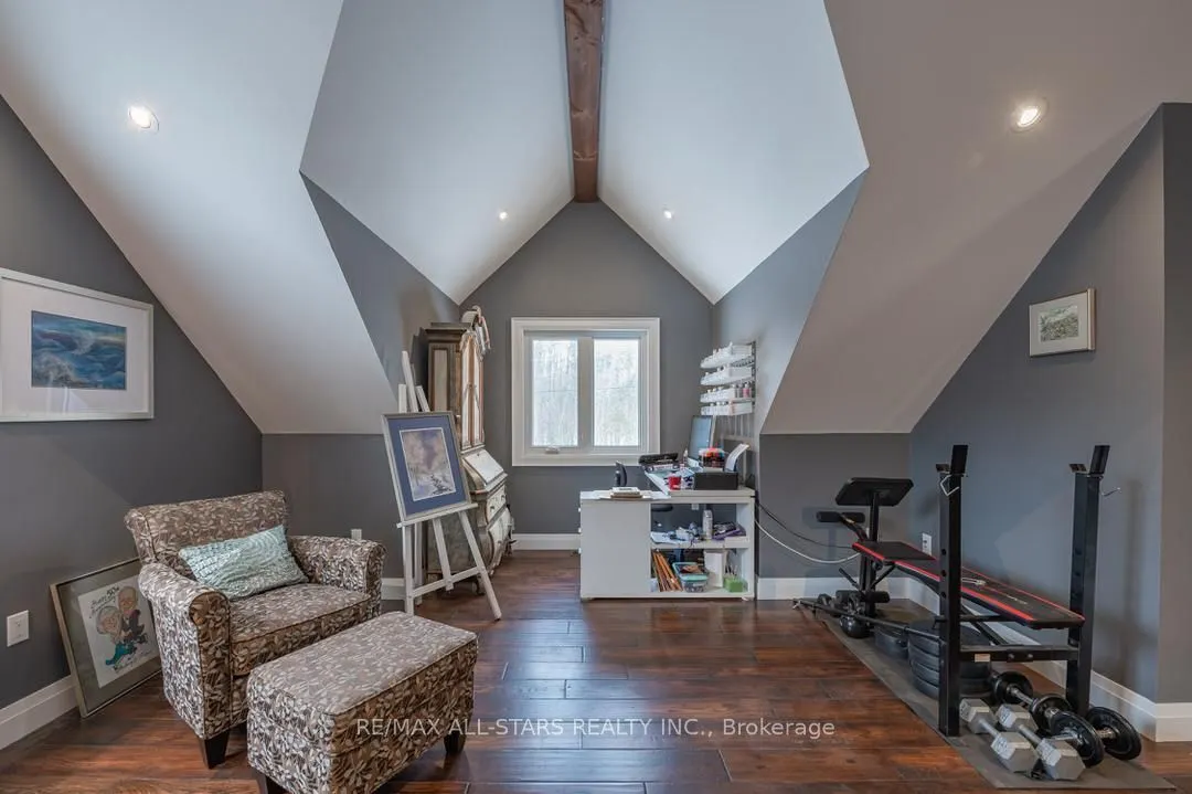 316 1/2 Riverside Drive
