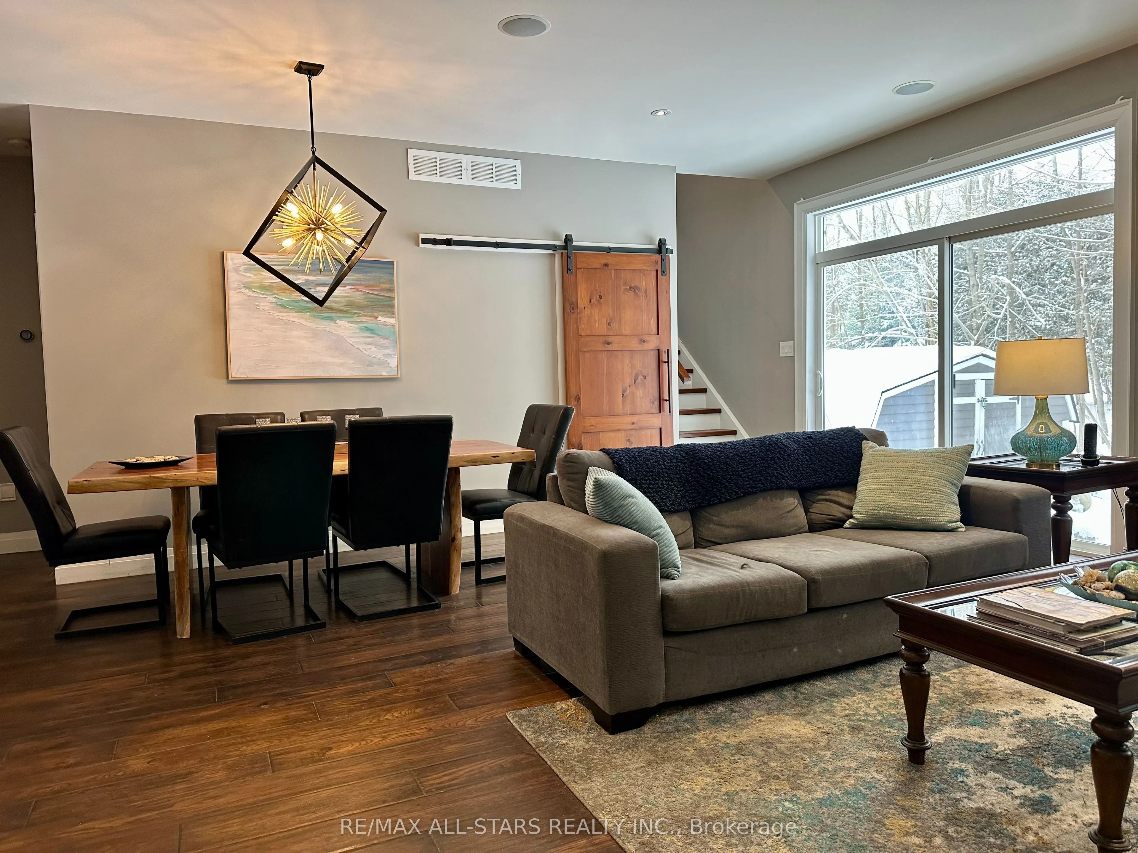 316 1/2 Riverside Drive