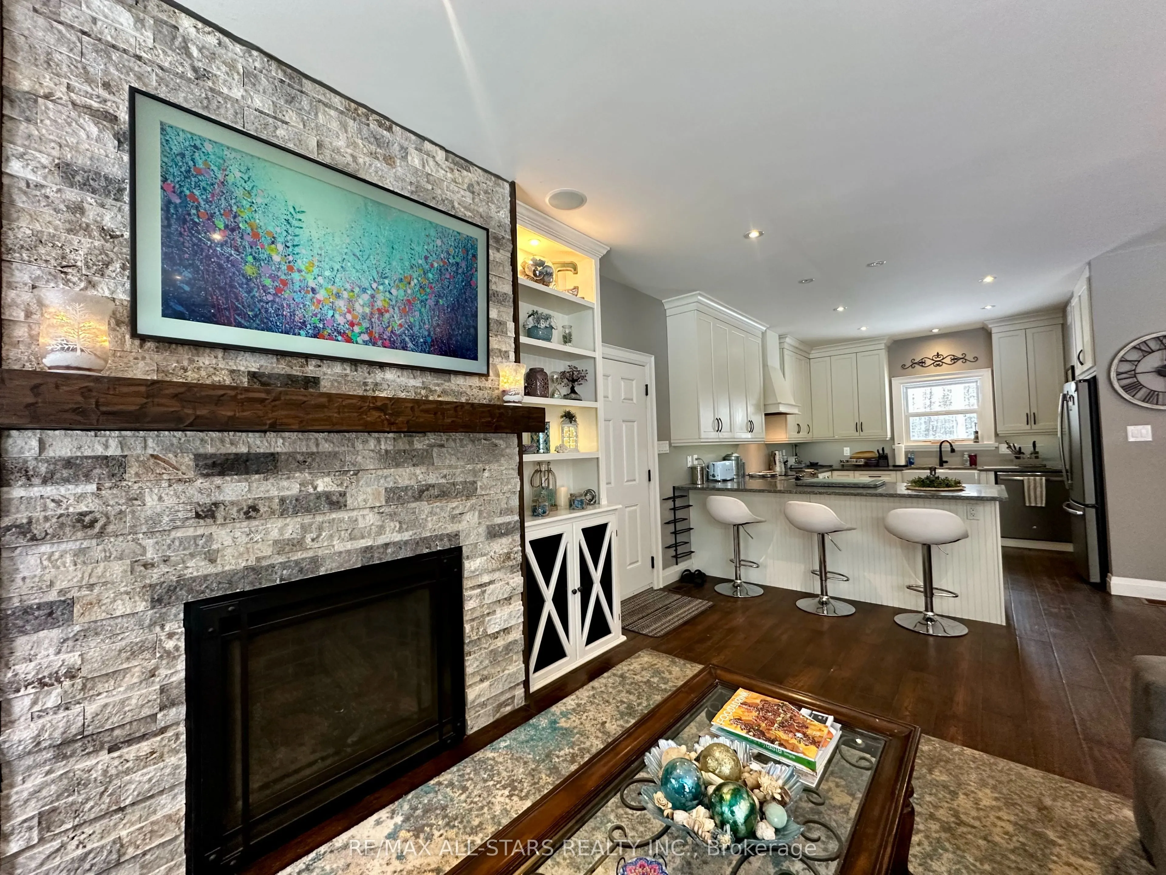 316 1/2 Riverside Drive